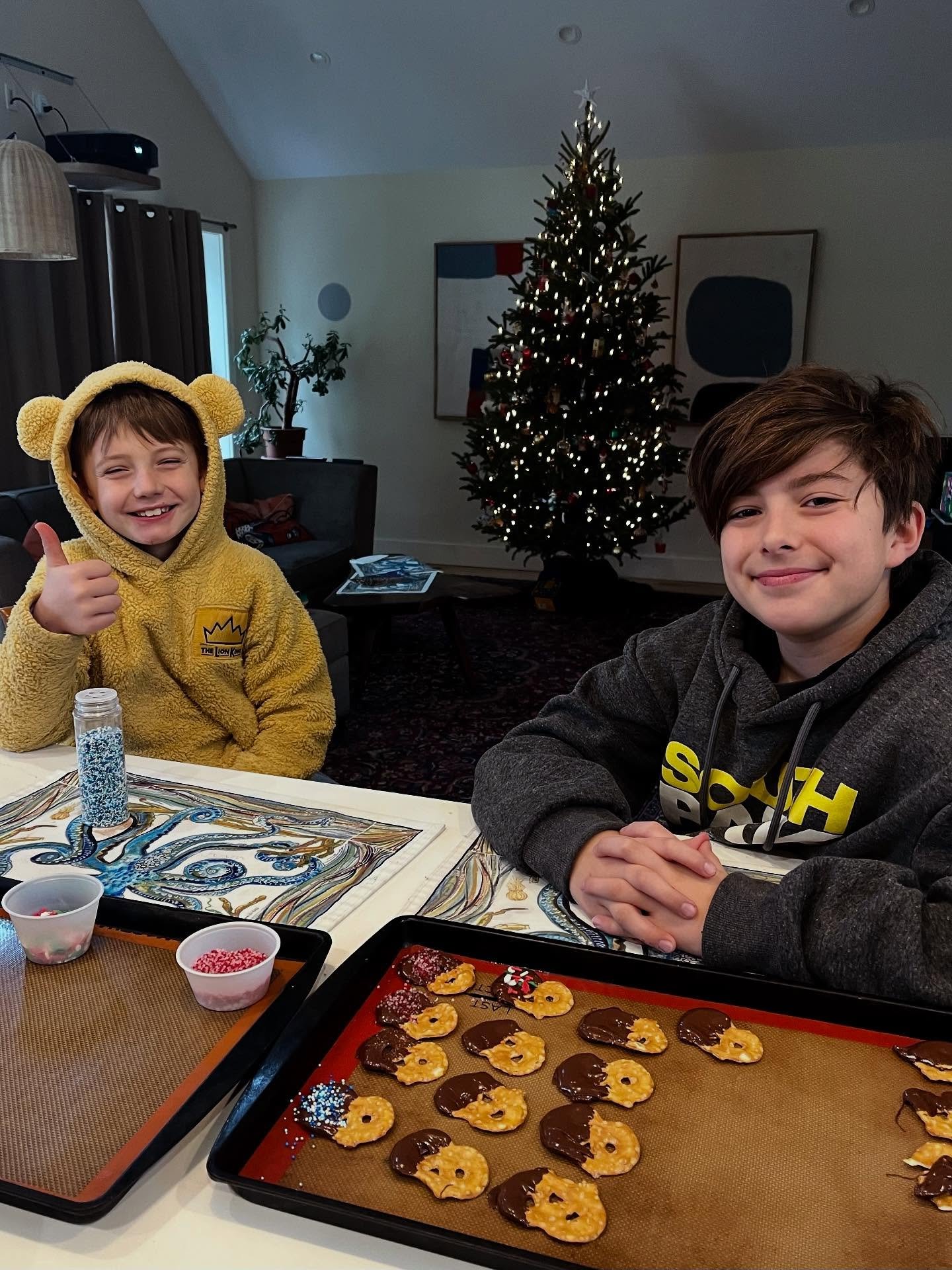 Cookie prep for today&rsquo;s ANNUAL OPEN HOUSE WITH LIVE MUSIC!!! Come ready for a treat and stress free shopping. 🎄🎶🍹