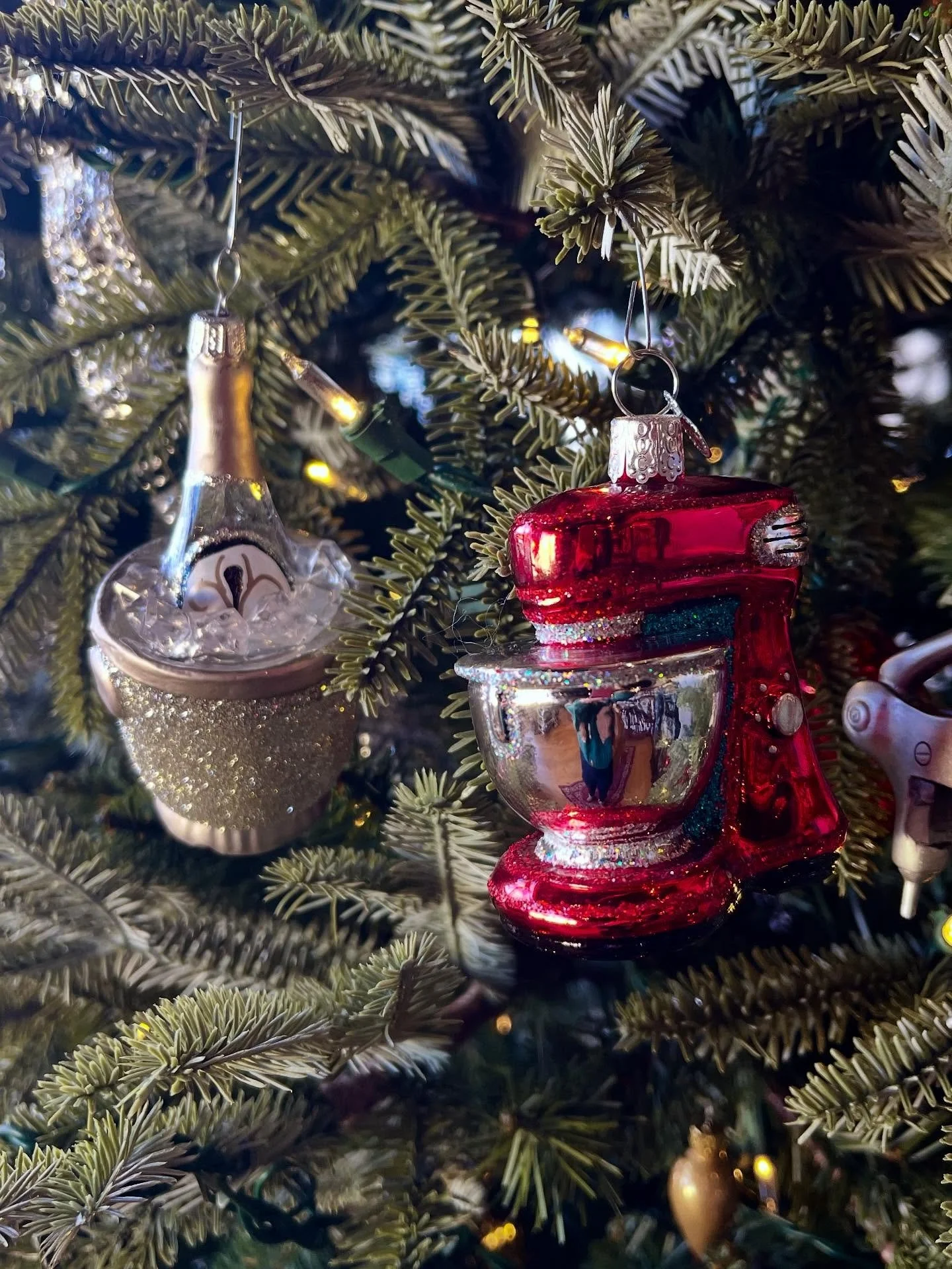 A few of our favorite things&hellip;
Open until 5 today! 
Wishing you the Merriest of Merriest!