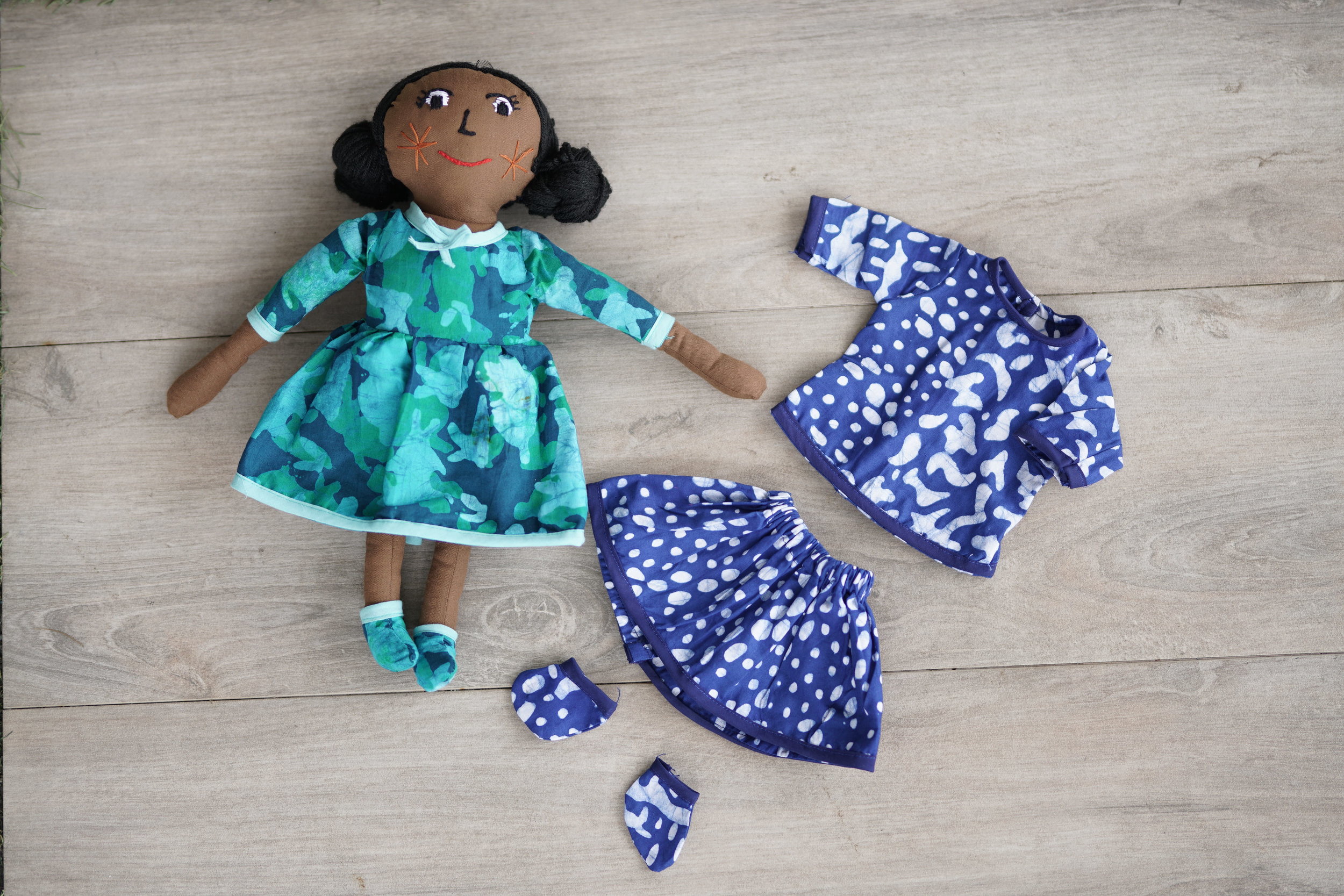 SENAM - CHLO-BOW DOLL