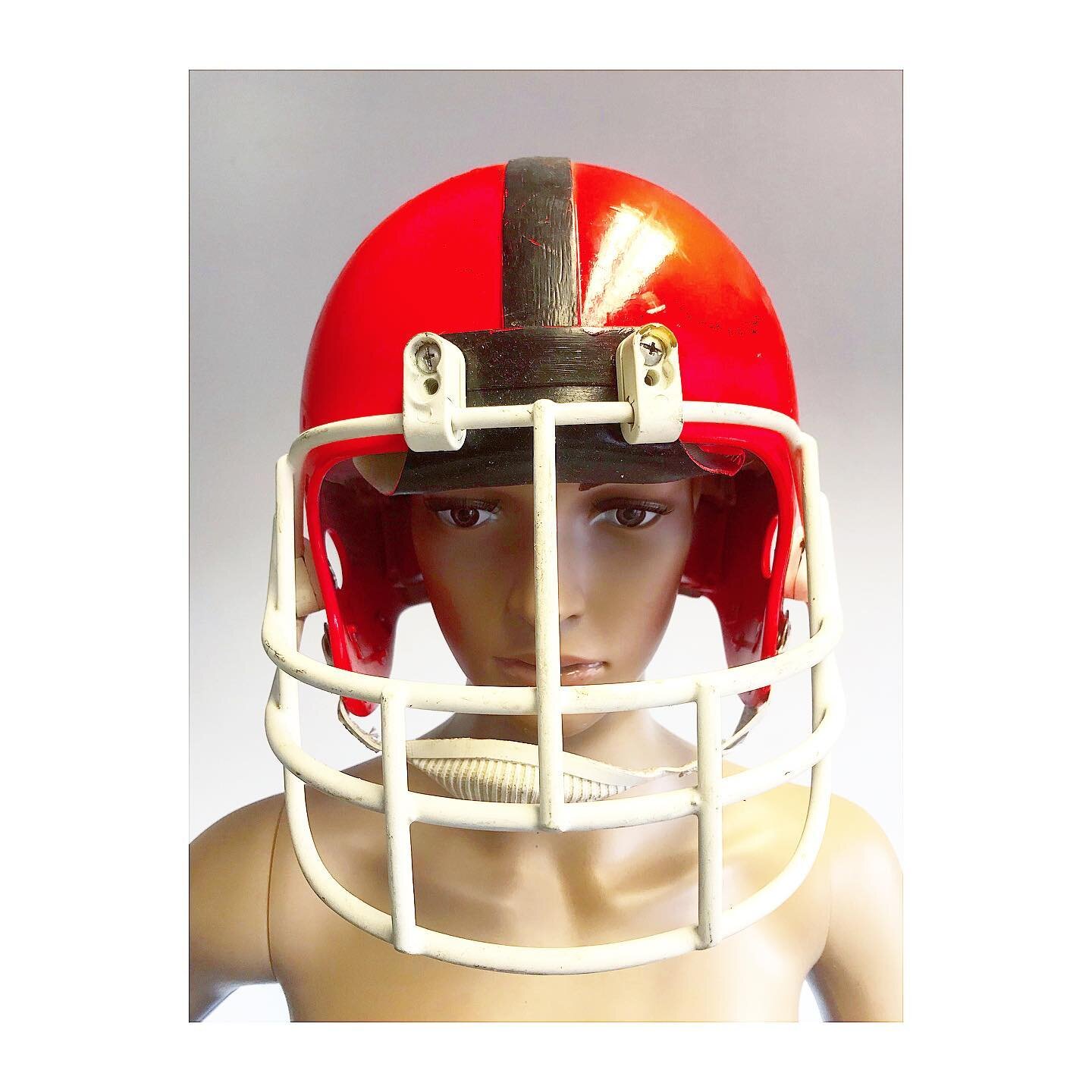 Stay safe kids!! ⛑⛑⛑.
.
.
.
.
.
.
.
.
.
.
.
#helmet #helmets #helmethairdontcare #helmetdesign #red #redhelmet #hat #hardhat #footballhelmet #footballhelmets #americanfootball #americanfootballgrind #costume #costumedesign #costumehouse #costumehire 