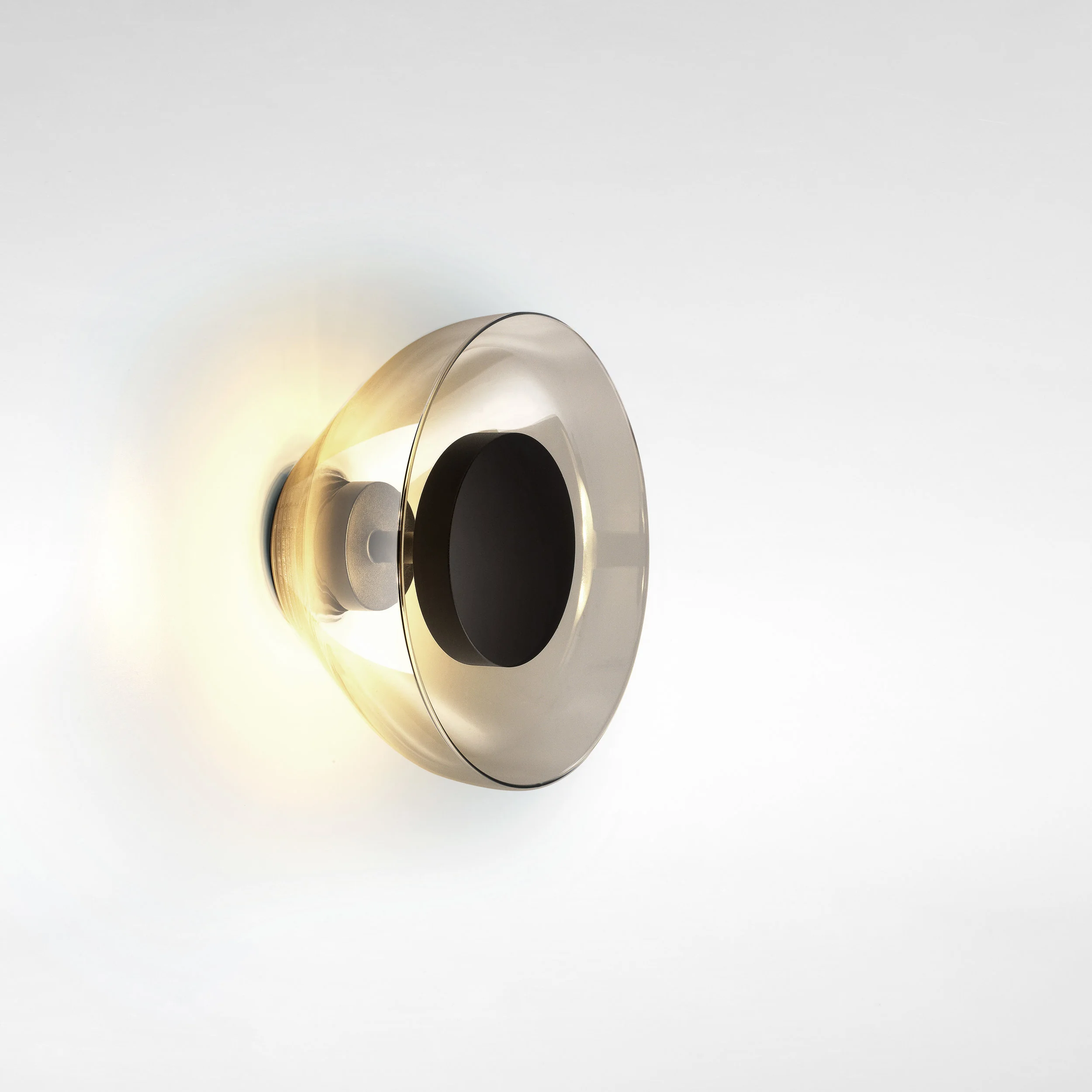 Aura Fume lateral.jpg
