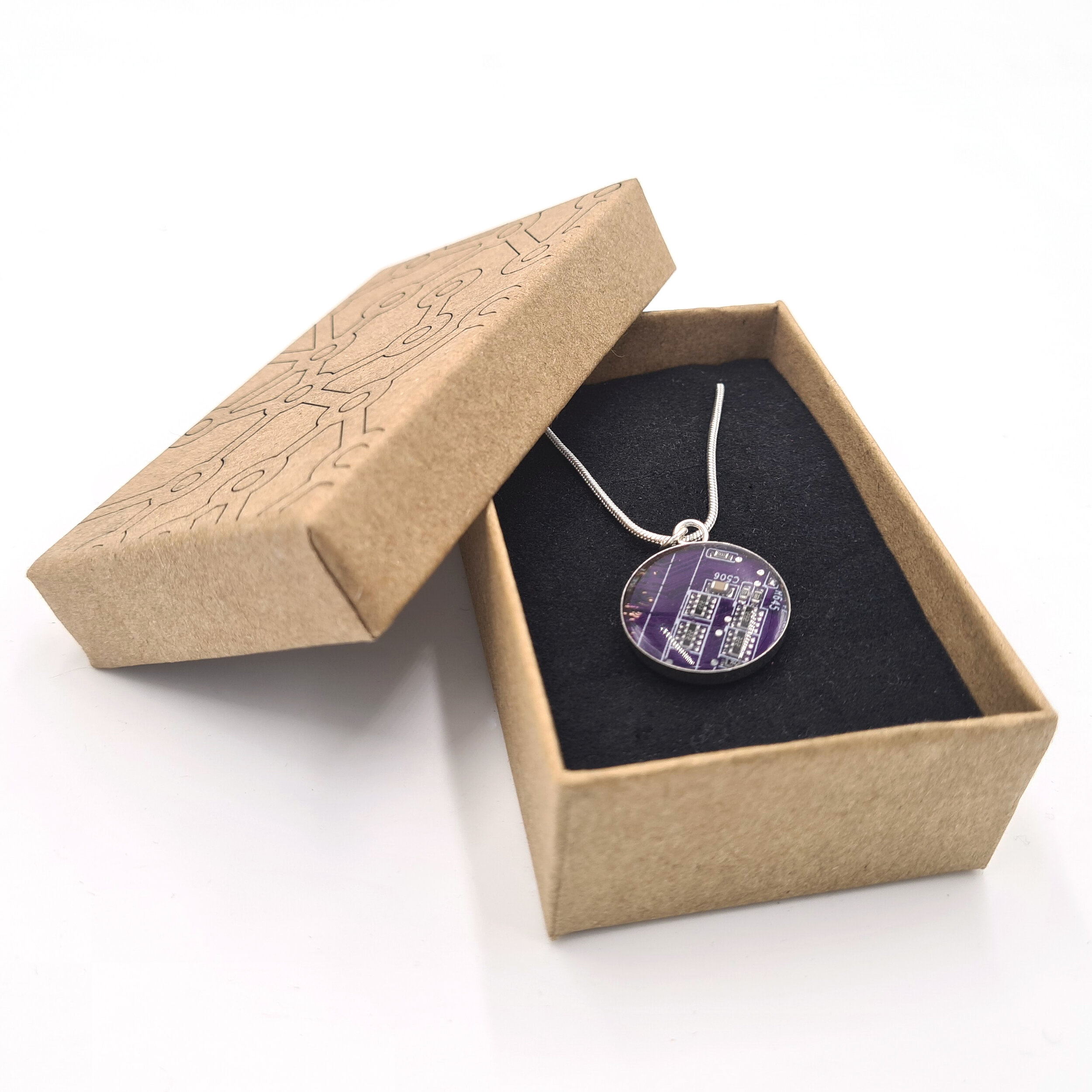 Purple sustainable necklace 