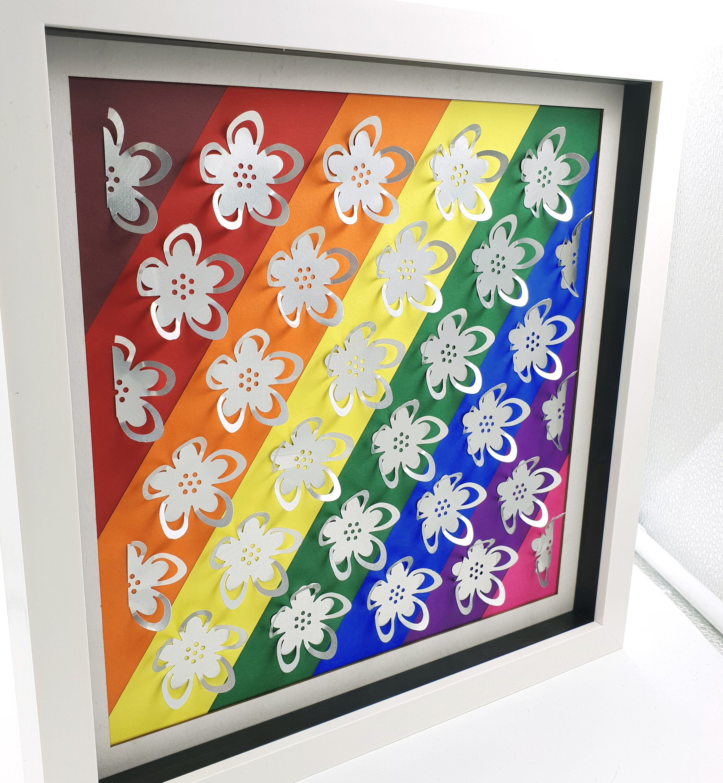 Flower Power LGBT wall decoration side view