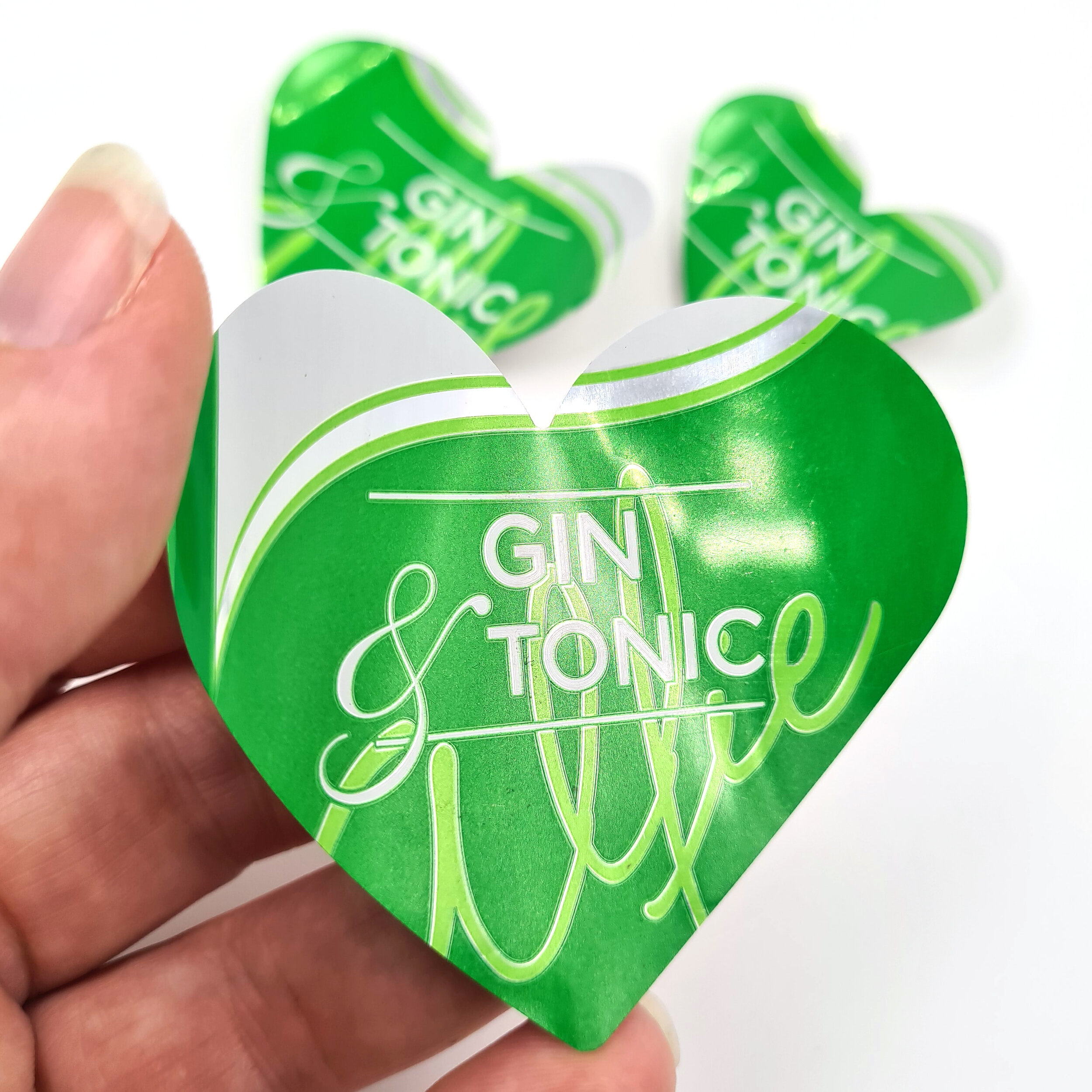 Gin &amp; Tonic Heart Can Magnets Eco art holding 