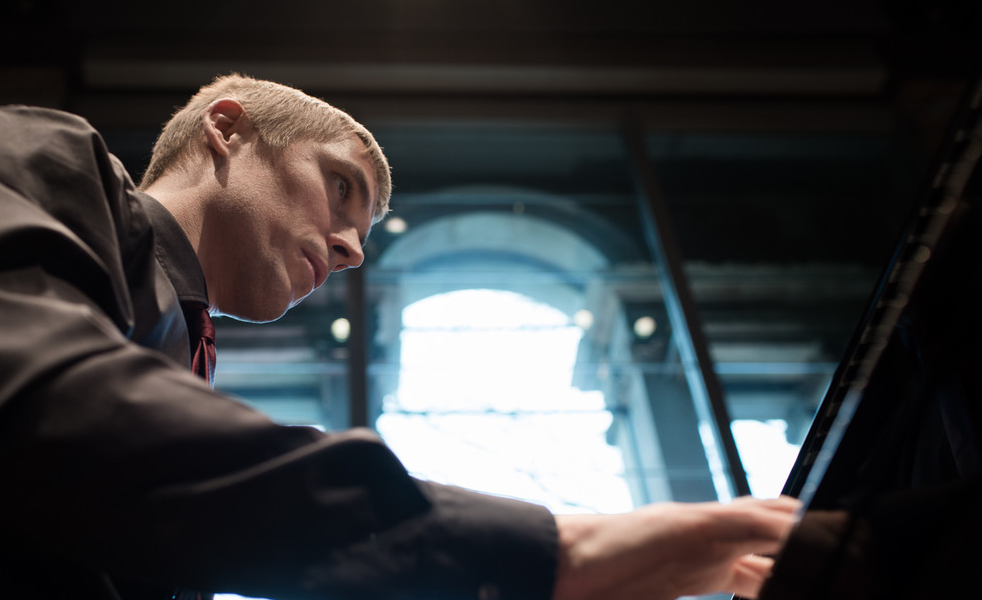 CEDRIC TIBERGHIEN - piano - 7.00pm 