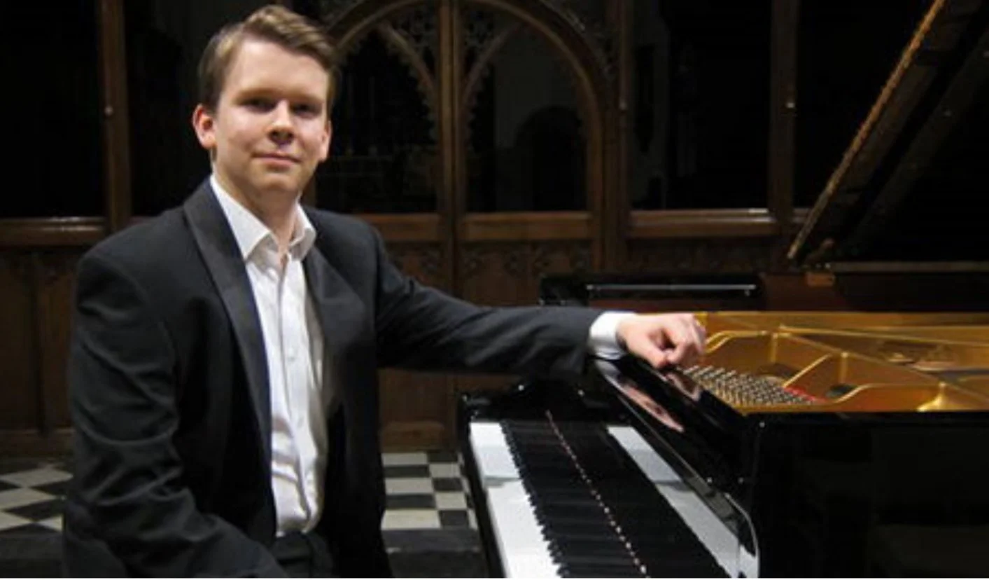 MARK VINER - piano - 6.30pm