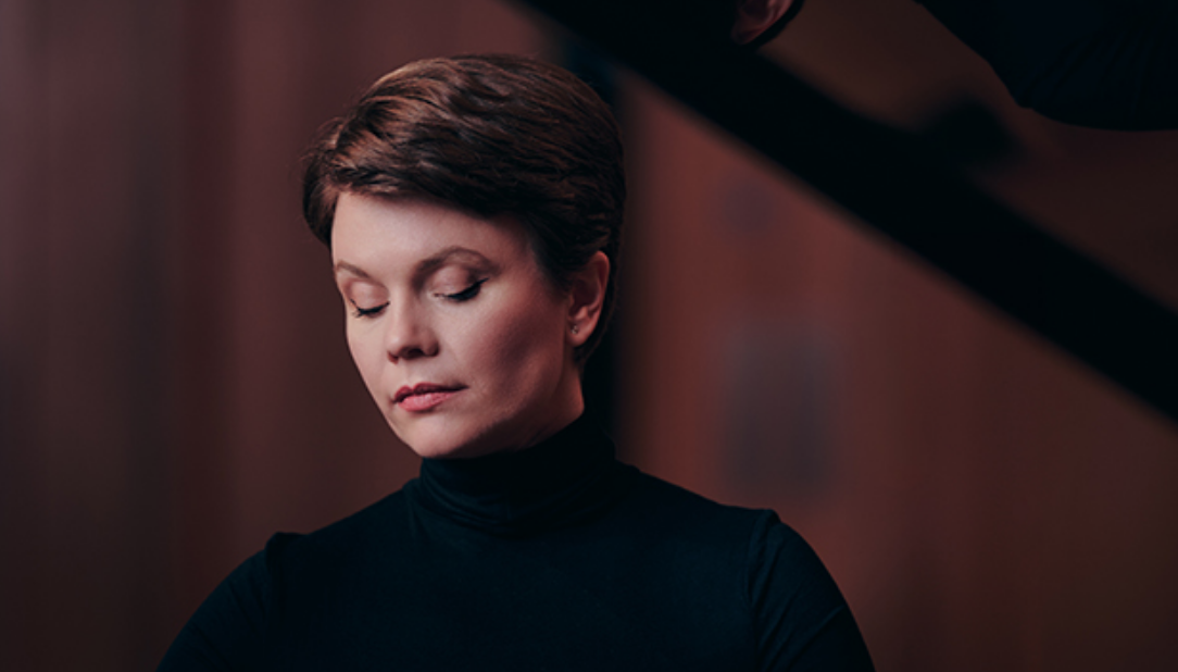 CLARE HAMMOND - piano - 6.30pm