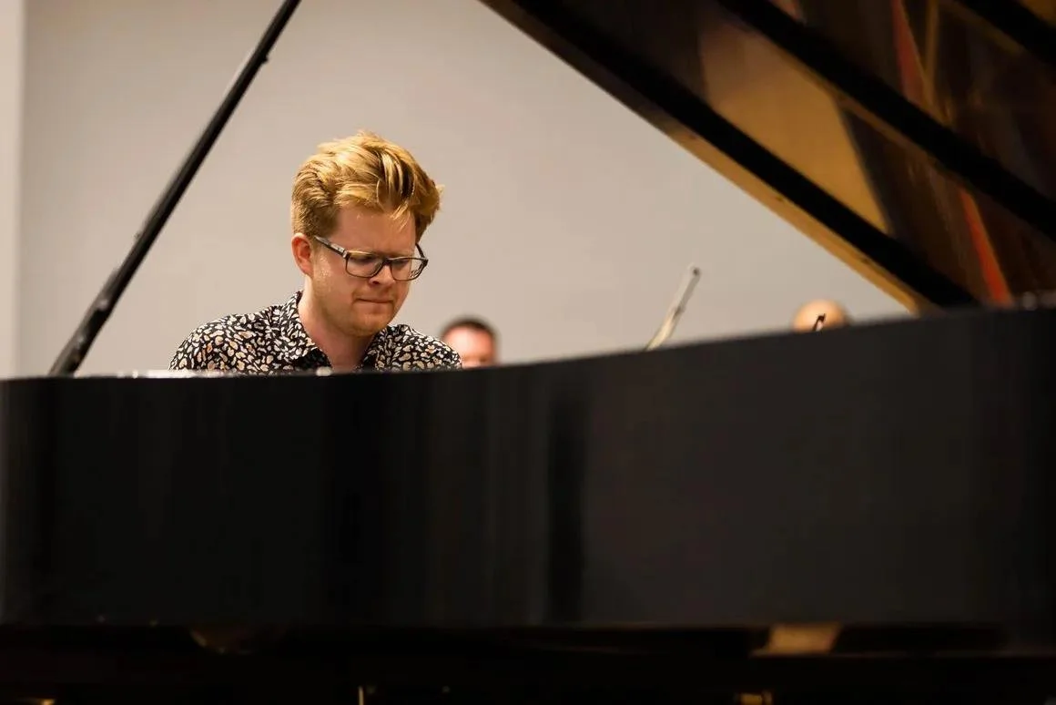 CARTER JOHNSON - piano - 7pm 