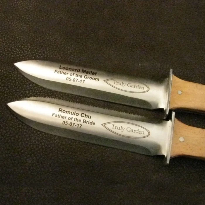 custom engraved knife