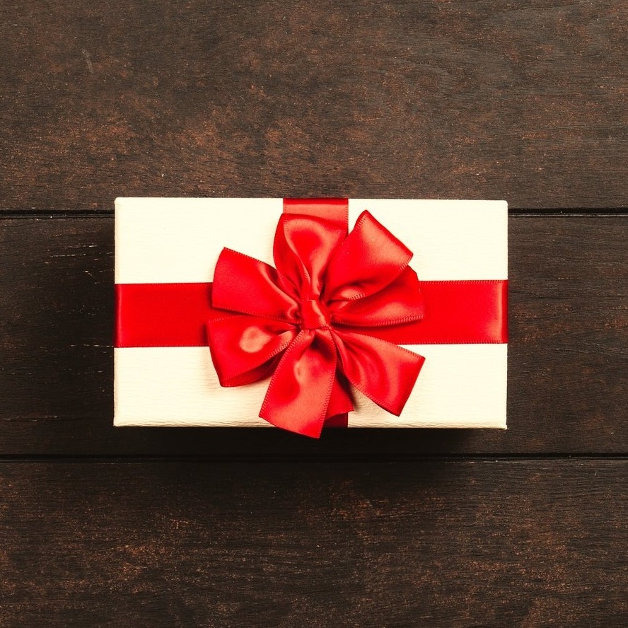 box-gift-hardwood-1303079.jpg