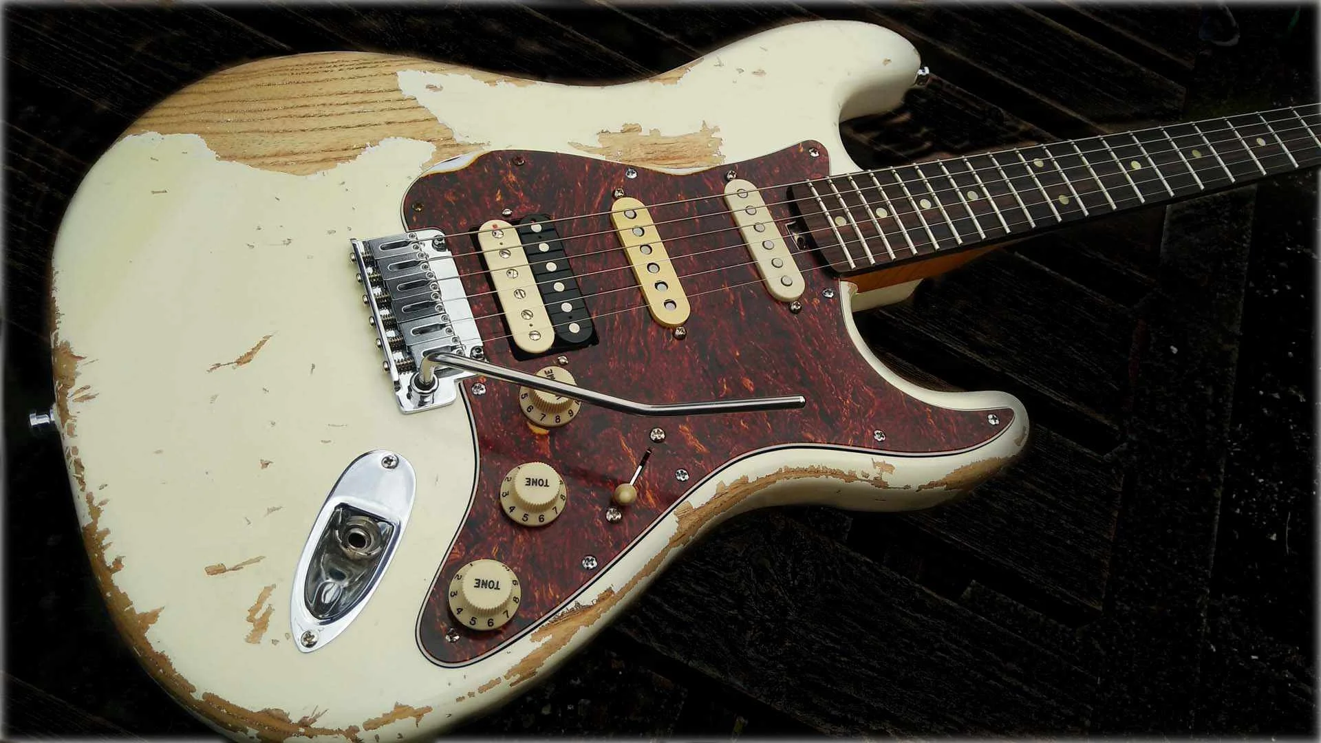 Relic Strat.jpg