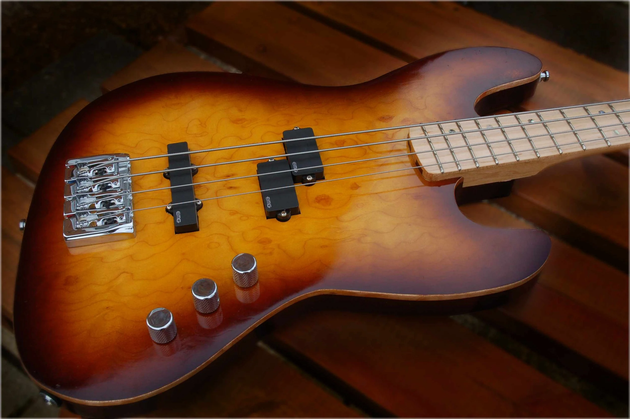 Jazz Bass Maple.jpg
