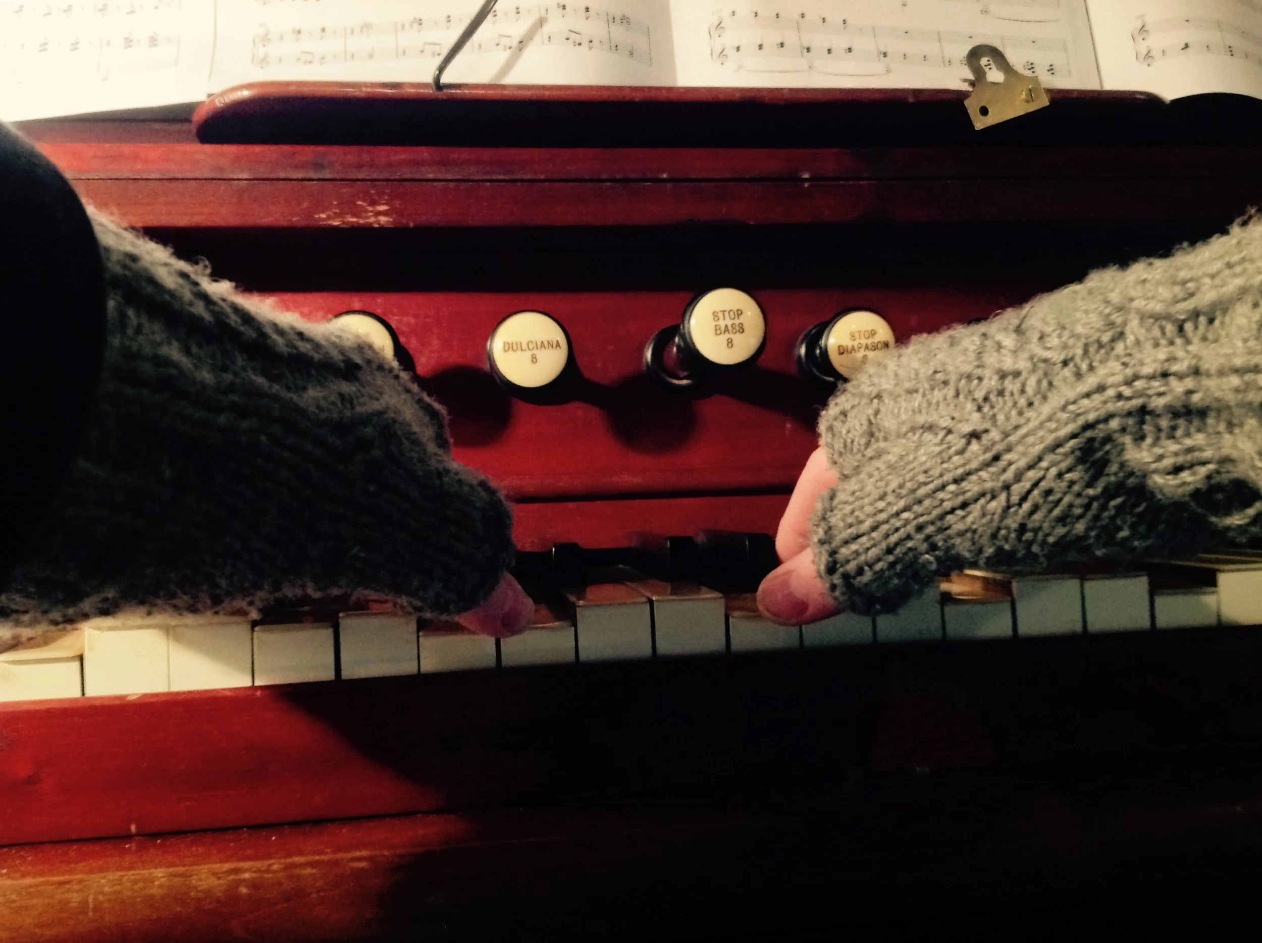 Fingerless gloves are an essential for any organ winter session in an unheated 12th Century church