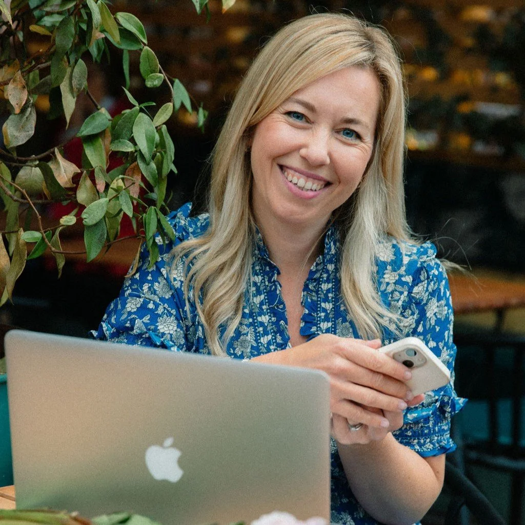 Email vs. Website: Writing to Maximise their Distinct Personalities