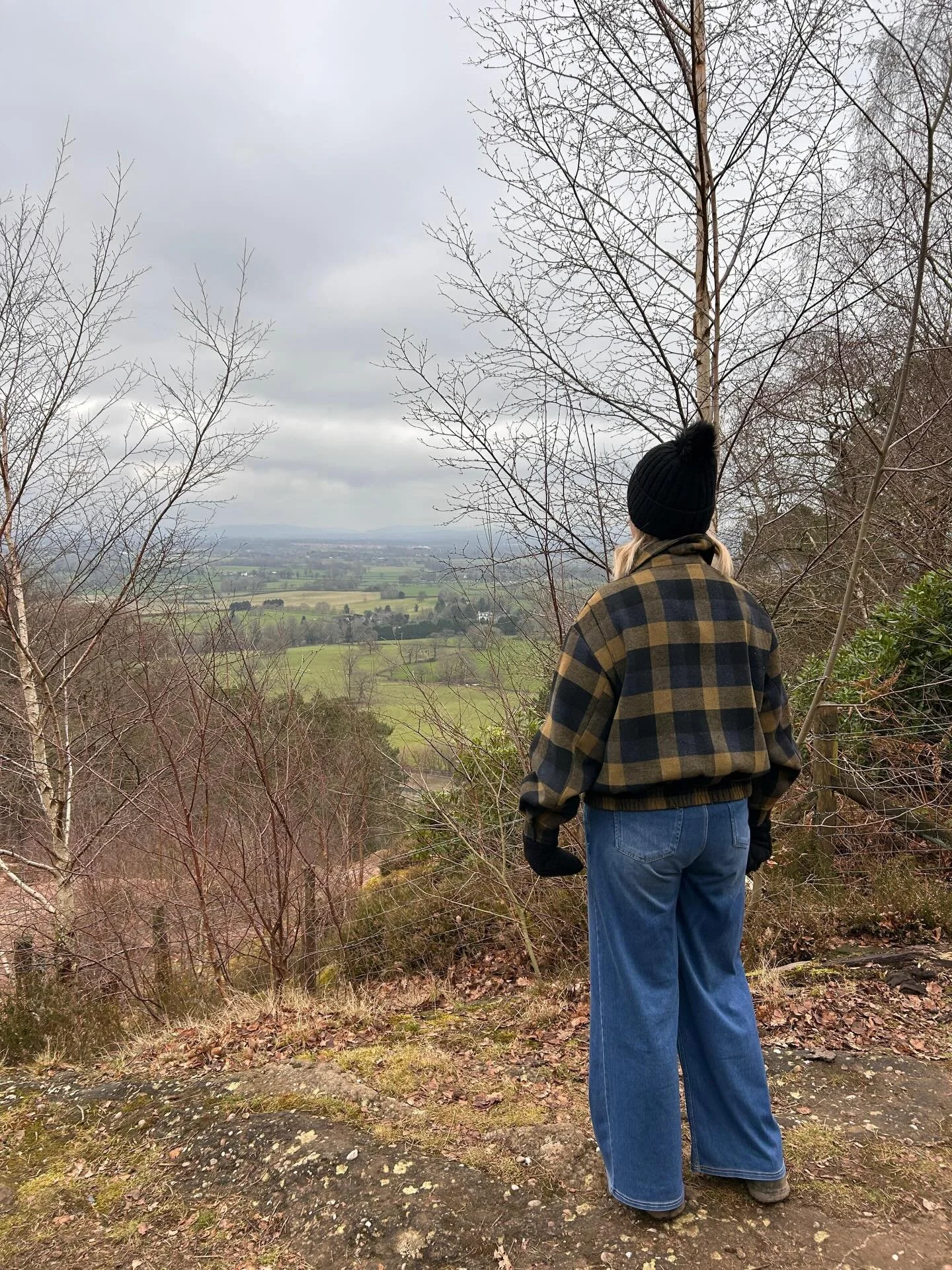 Our week in pics: Half Term Happiness 🐝🐝

1. Alderley Edge moment 😌
2. Yumminess courtesy of @altymarket 😋
3. More walks with Frank than I can count 🐾
4. Date night! Luminescence at @manchestercathedral 
5. Well overdue slashing session in the g