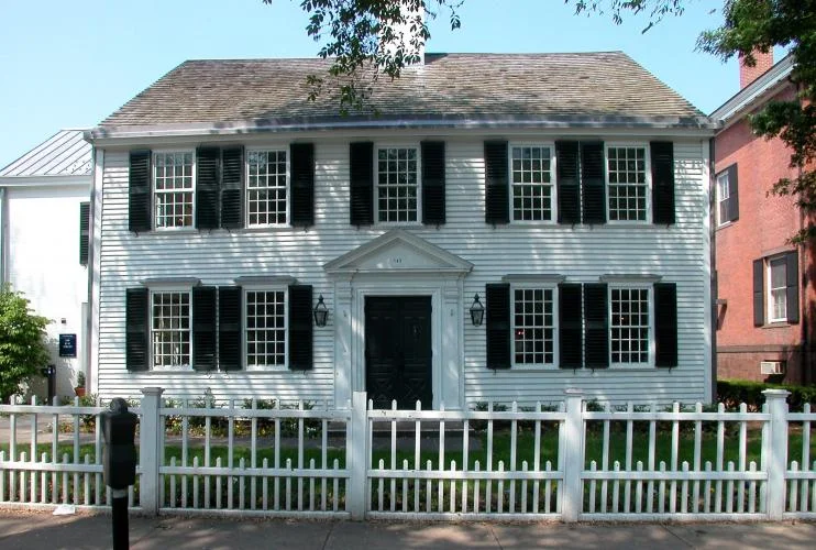 John Pierpont House, 149 Elm Street. 1767; 1900 rear addition by Delano & Aldrich.