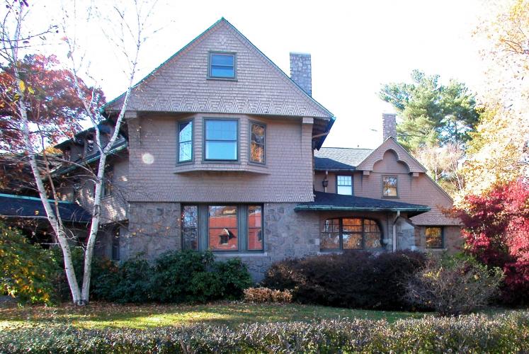 Hayes Q. Trowbridge House, 100 Edgehill Road. Architect: Peabody and Stearns, 1907.