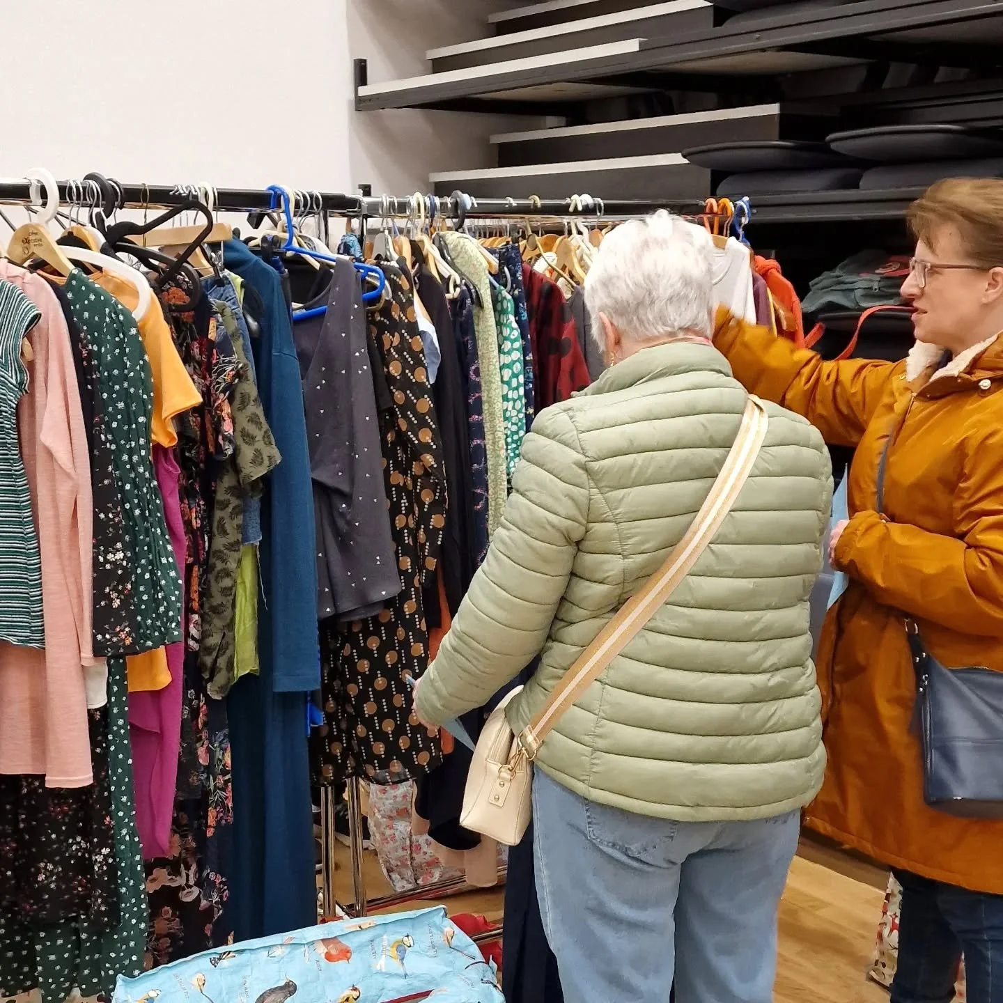 Wonderful @thefrasercentre Reuse event. Here til 1pm - all clothes free! Also check out the Sports Hub (sports equipment &amp; clothing), Musical instrument loans and @carefree.kids 

Sx

#freeclothes #Tranent #Reuse #dolilthings
