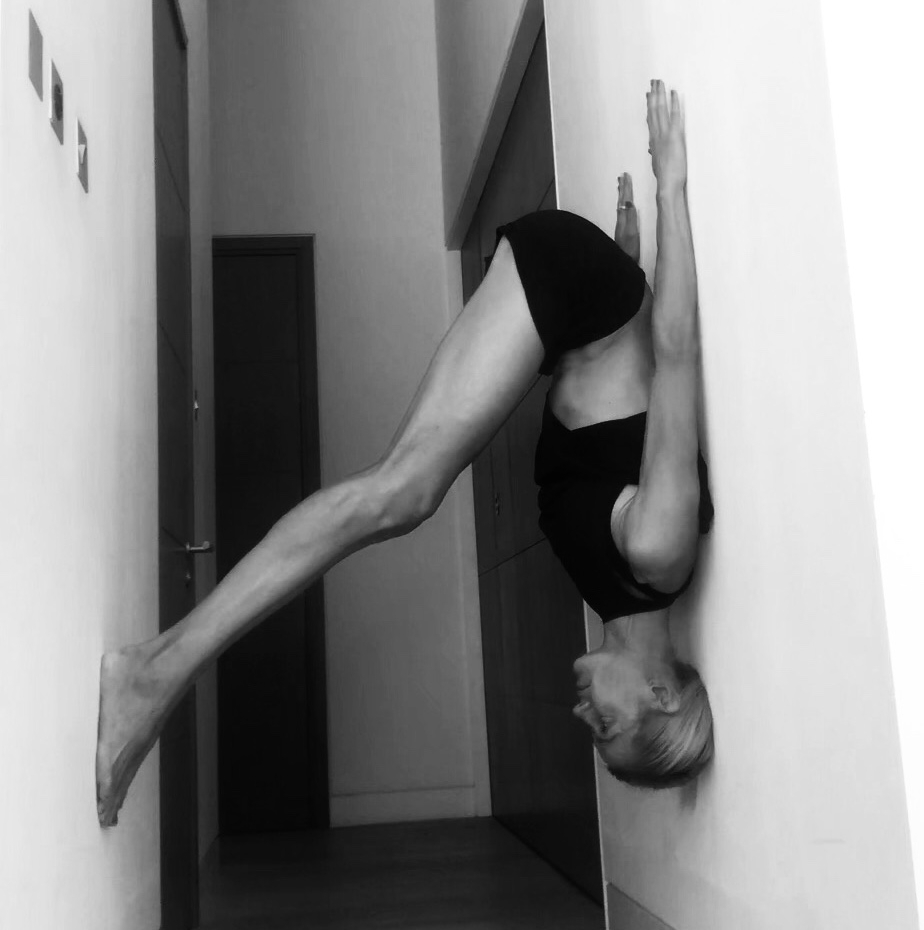 Yoga Ideas Between The Walls