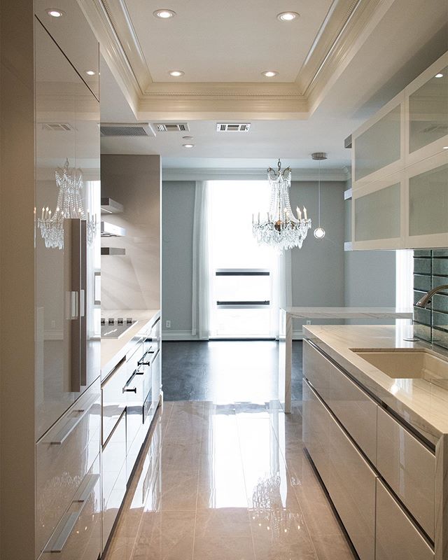 Clean lines incorporated with glossy finishes gave this kitchen the modern feel the customer was going for. The Urban Craftsman team will spend time with you to make sure what we are building is exactly what you dreamt of. Call us today or visit our 