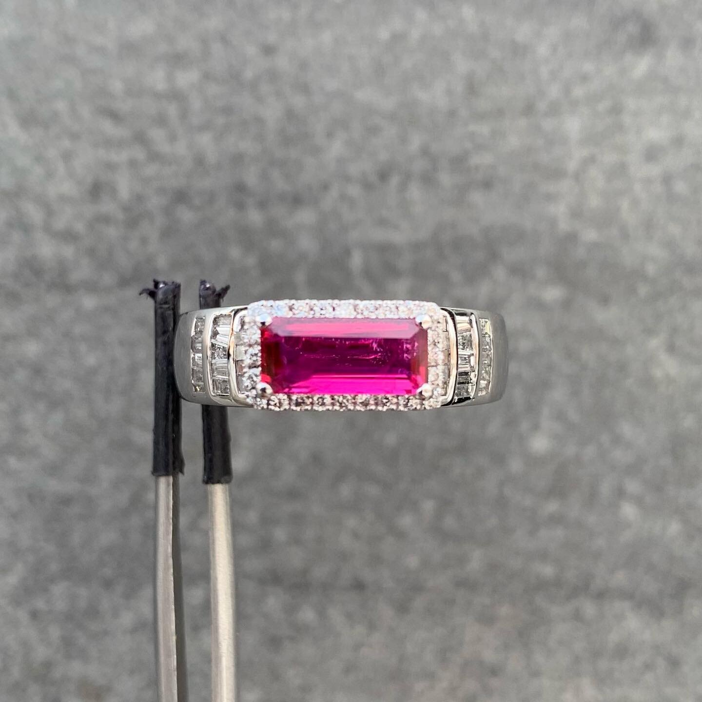 Unfiltered Diamond Ruby Ring Remake. The original ring was from 20 years ago. #beyourowndesigner
Swipe ➡️ to 🔎 the before pics.
&mdash;
🧞&zwj;♂️: @magnoliajewelers
&mdash;
𝐝𝐫𝐞𝐚𝐦 𝐢𝐭. 𝐰𝐞'𝐥𝐥 𝐦𝐚𝐤𝐞 𝐢𝐭.
&mdash;
#custom #custommade #custo