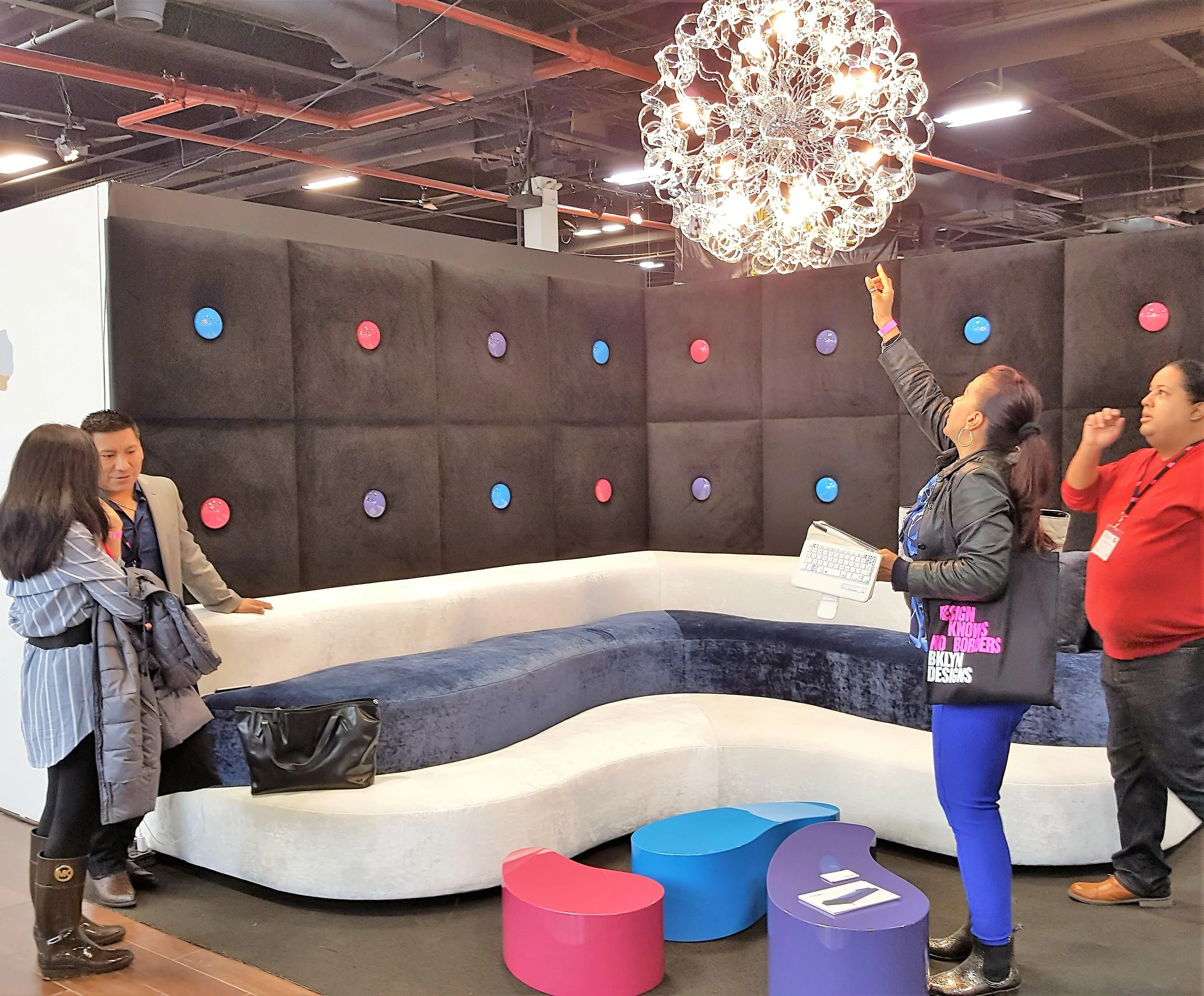 CATEGORY: INNOVATIVE BOOTH DESIGN Naula