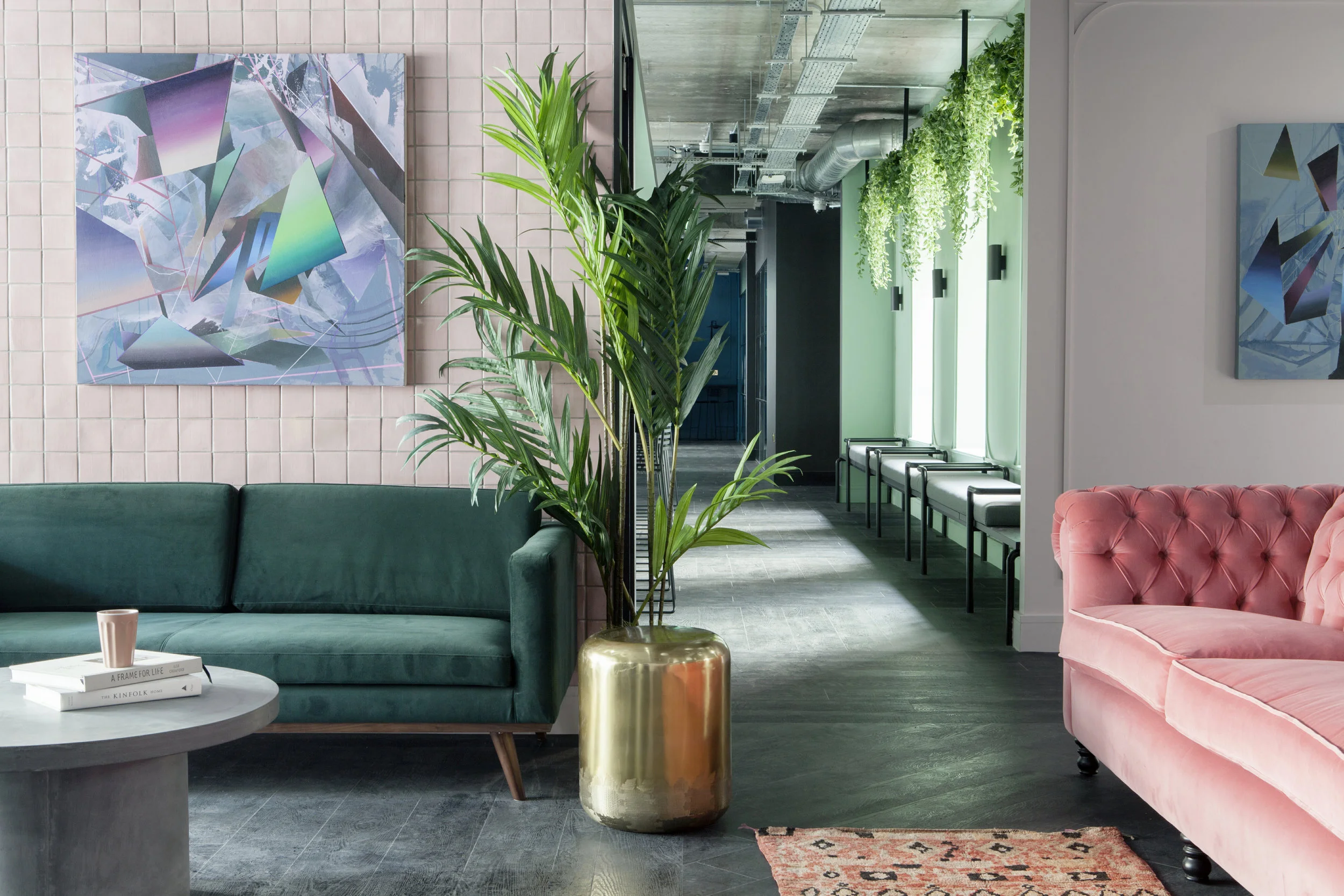 Space to breathe at South Point. The busyness of maximalism demands the occasional quiet respite.