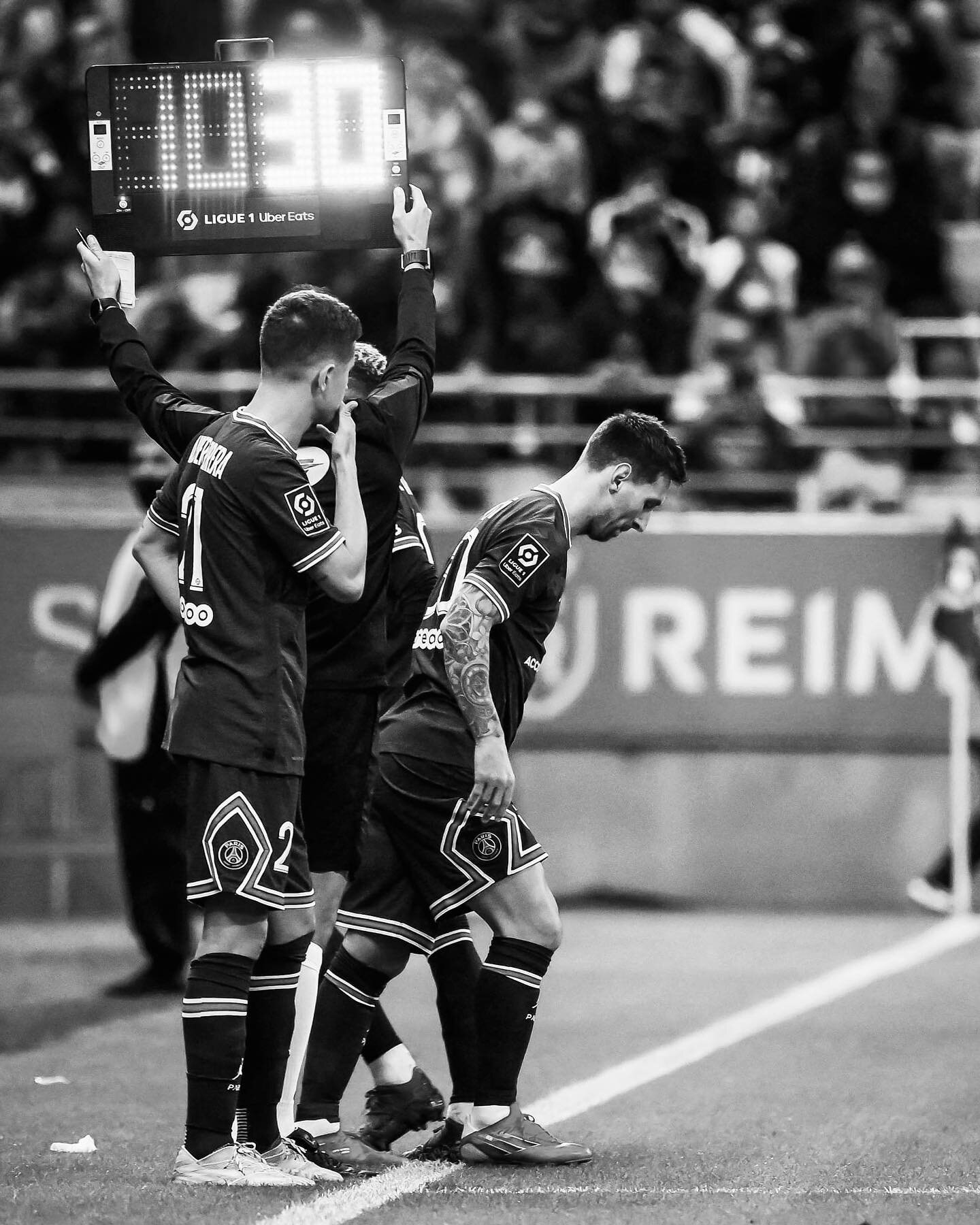 Reims-PSG, we are in minute 70&hellip;
Lionel Messi enters the pitch.
Ligue 1 has just entered in a new dimension. 🙌✨🚀🚀❤️