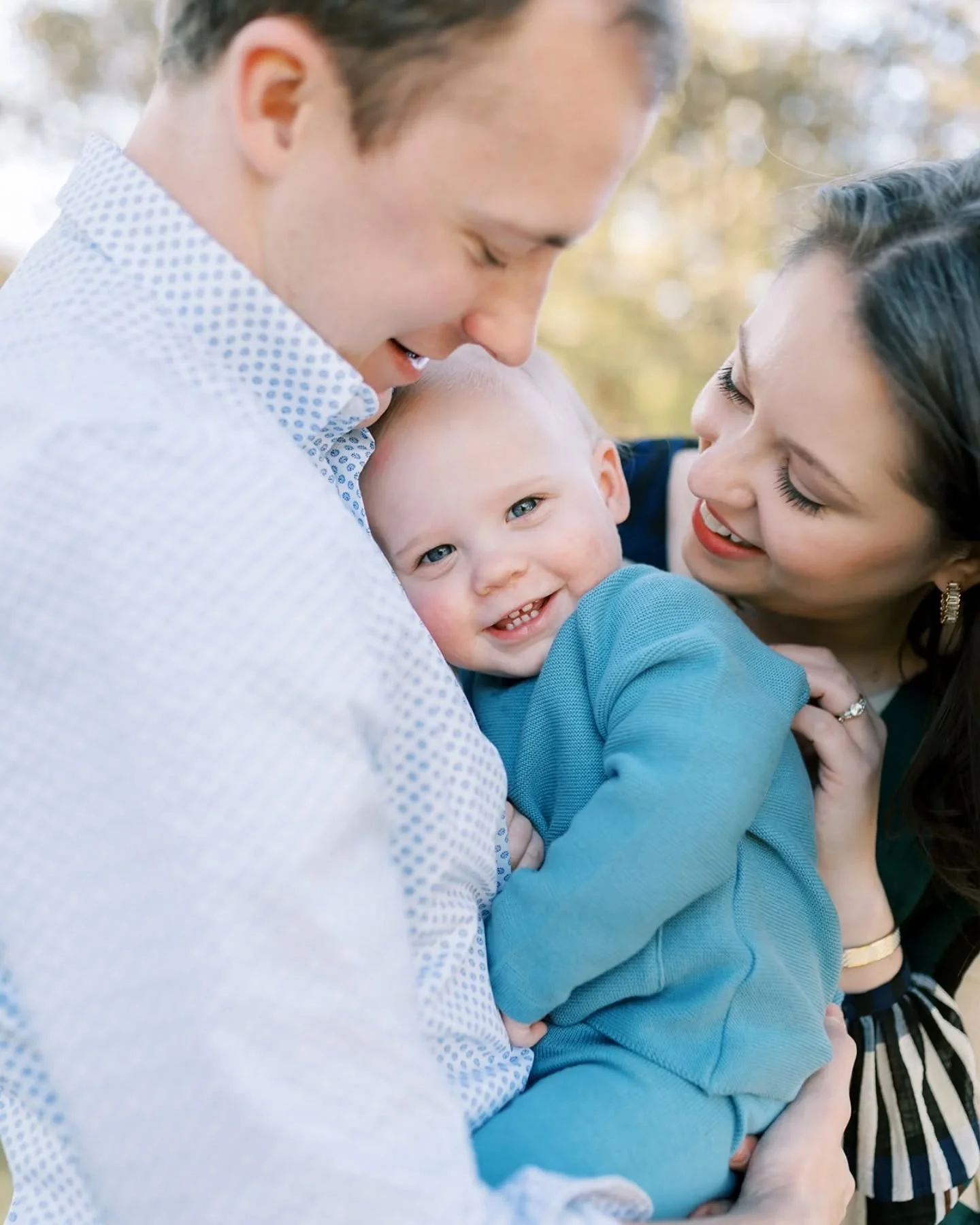 It's officially September! My mini sessions for the fall are almost full, and I've only got one spot for all of October available! These short and sweet sessions are perfect for capturing your family's growth and getting a few good shots for your Chr