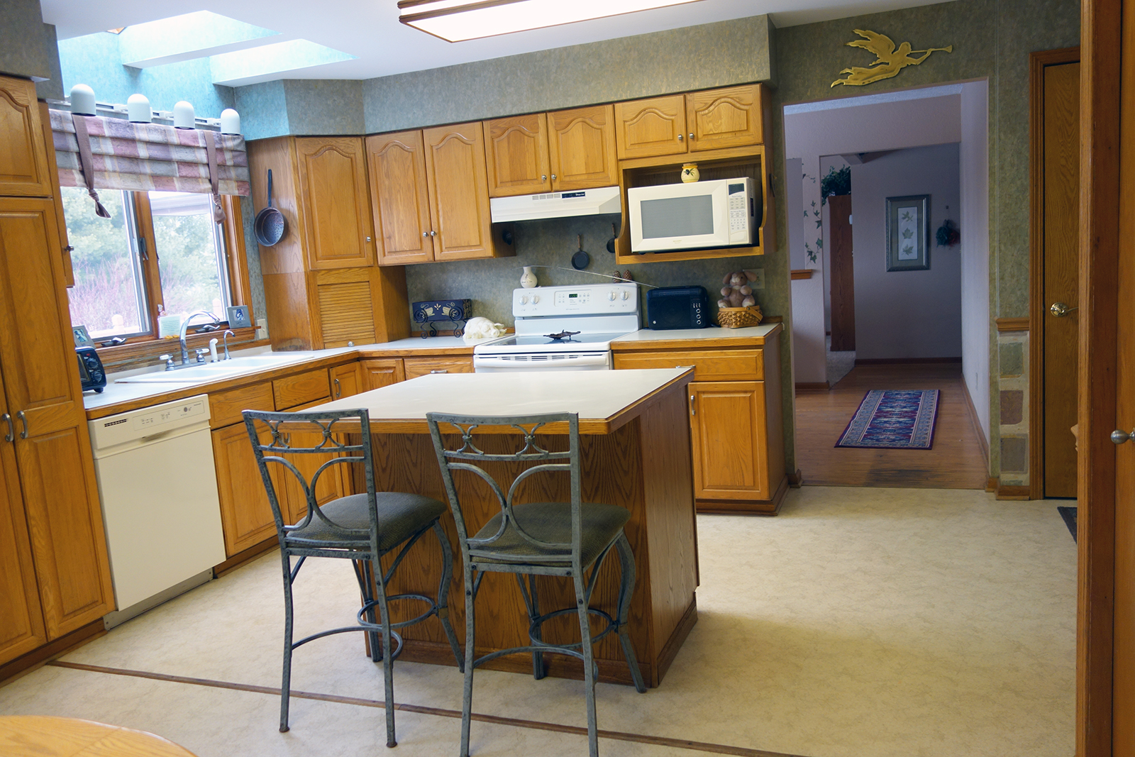 Kitchen looking towards Family Room