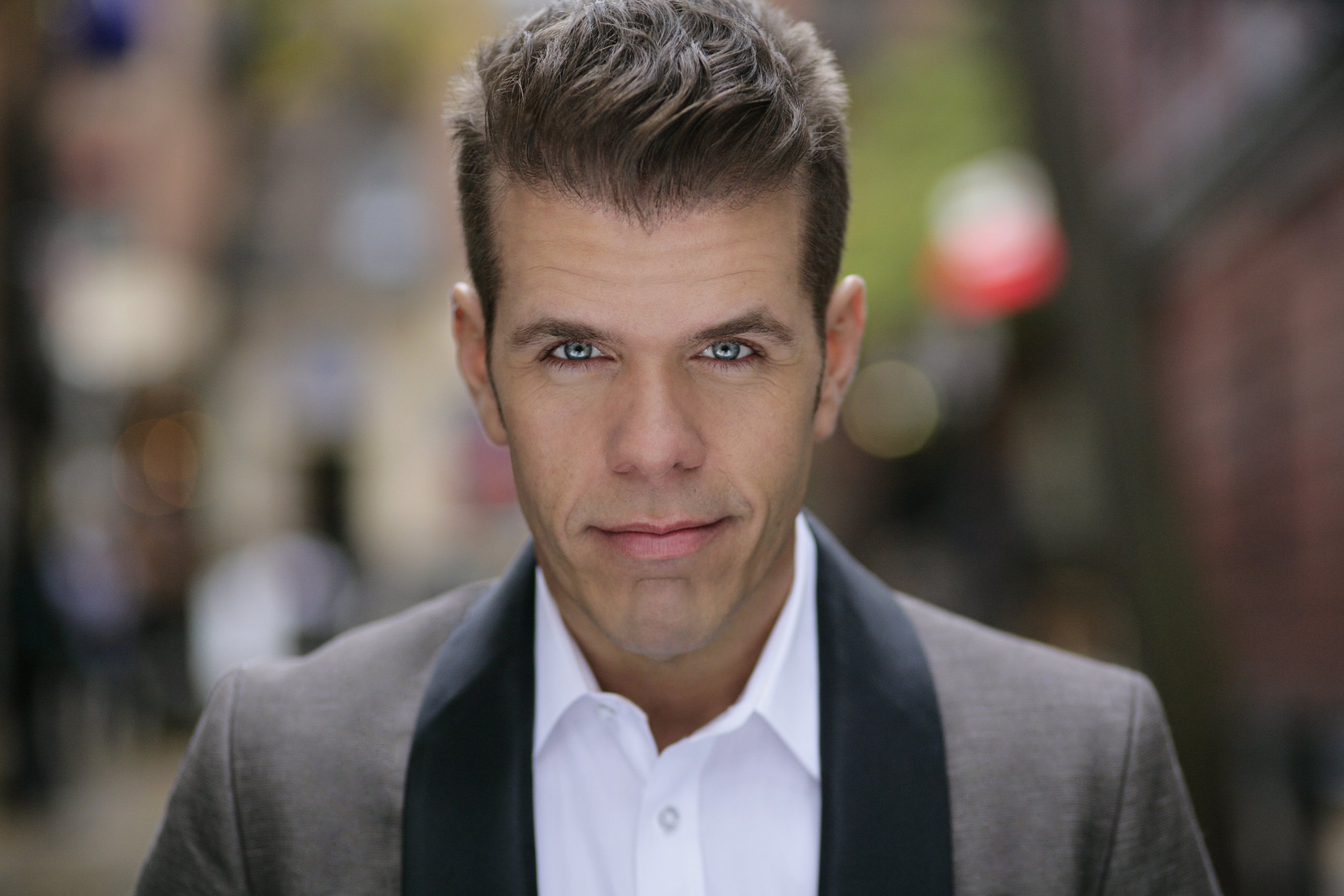 Podcast Episode | Perez Hilton talks blind items, past controversy, and making out with John Mayer