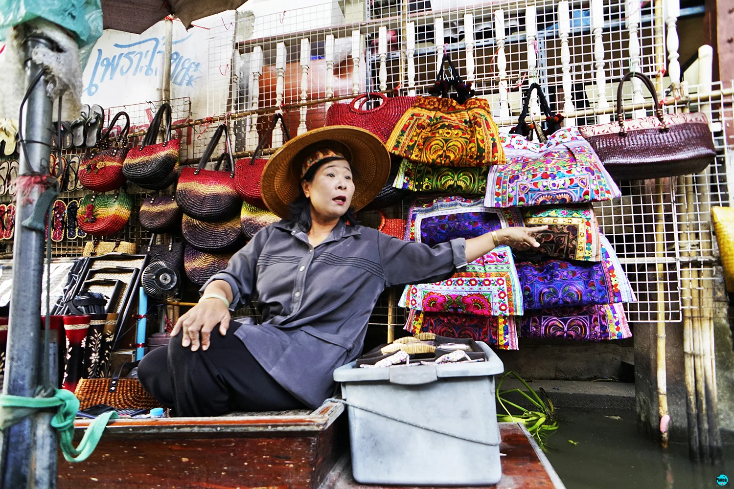 FloatingMarket_10.jpg