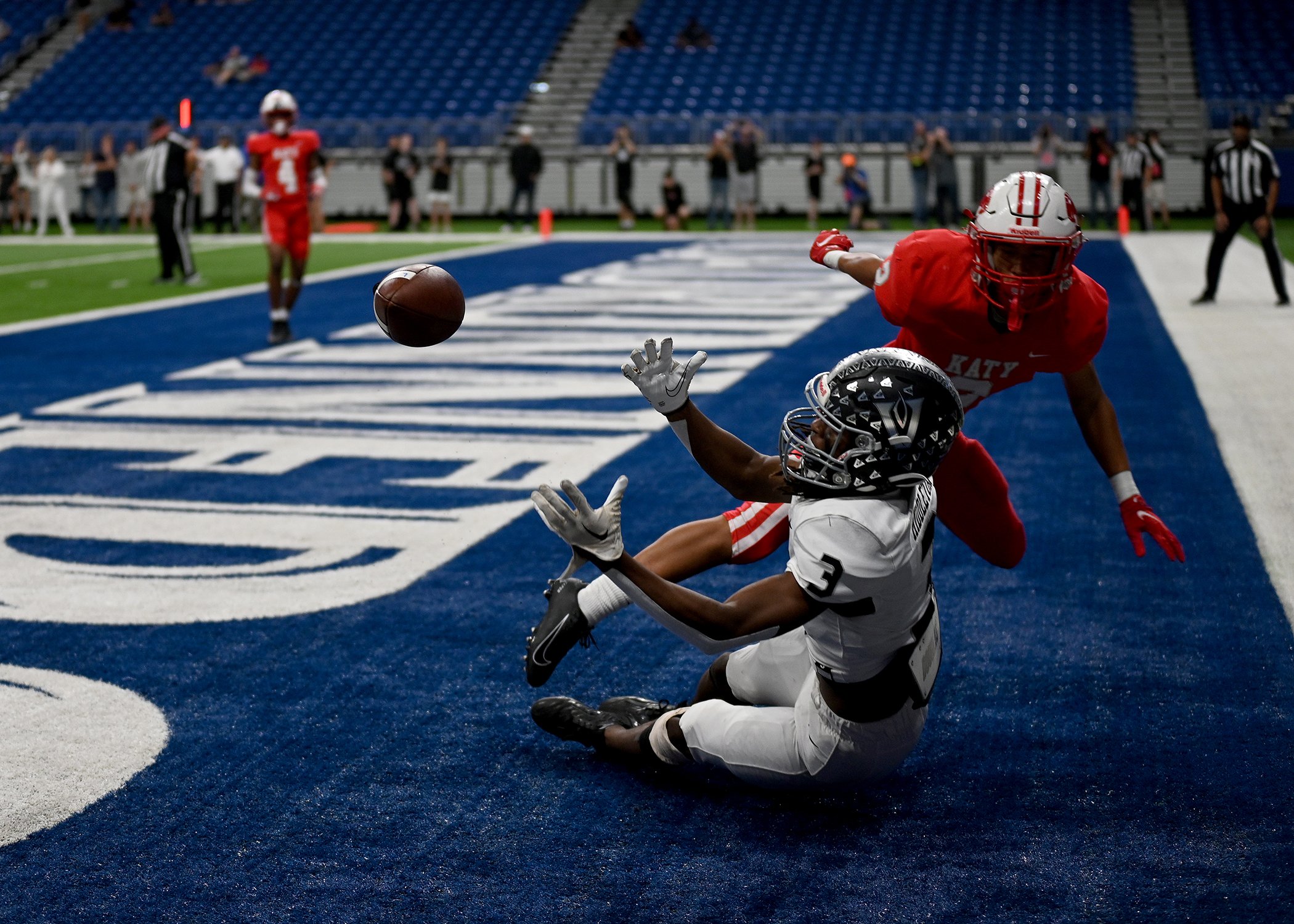 21-Sports_In-the-Endzone.jpg
