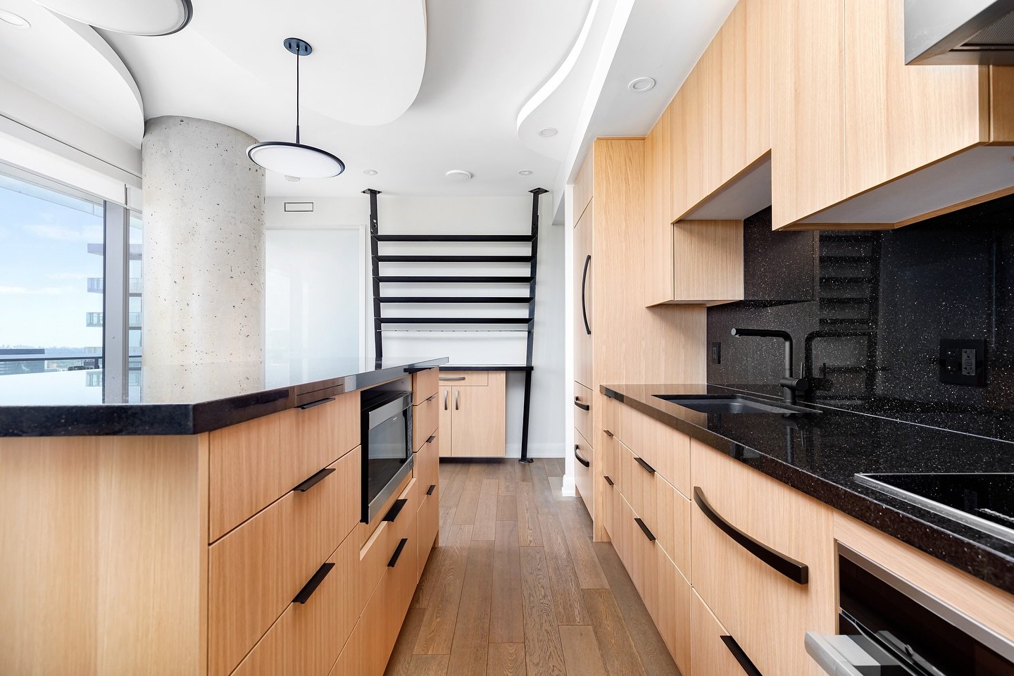We will forever appreciate the custom fabricated steel wine rack at Project Distillery. All the client needs to do now is fill it with their favourite wines and host - cheers to that! 🍷 

Project Distillery (Condo Remodel - 34th Floor)
Builder: @dol
