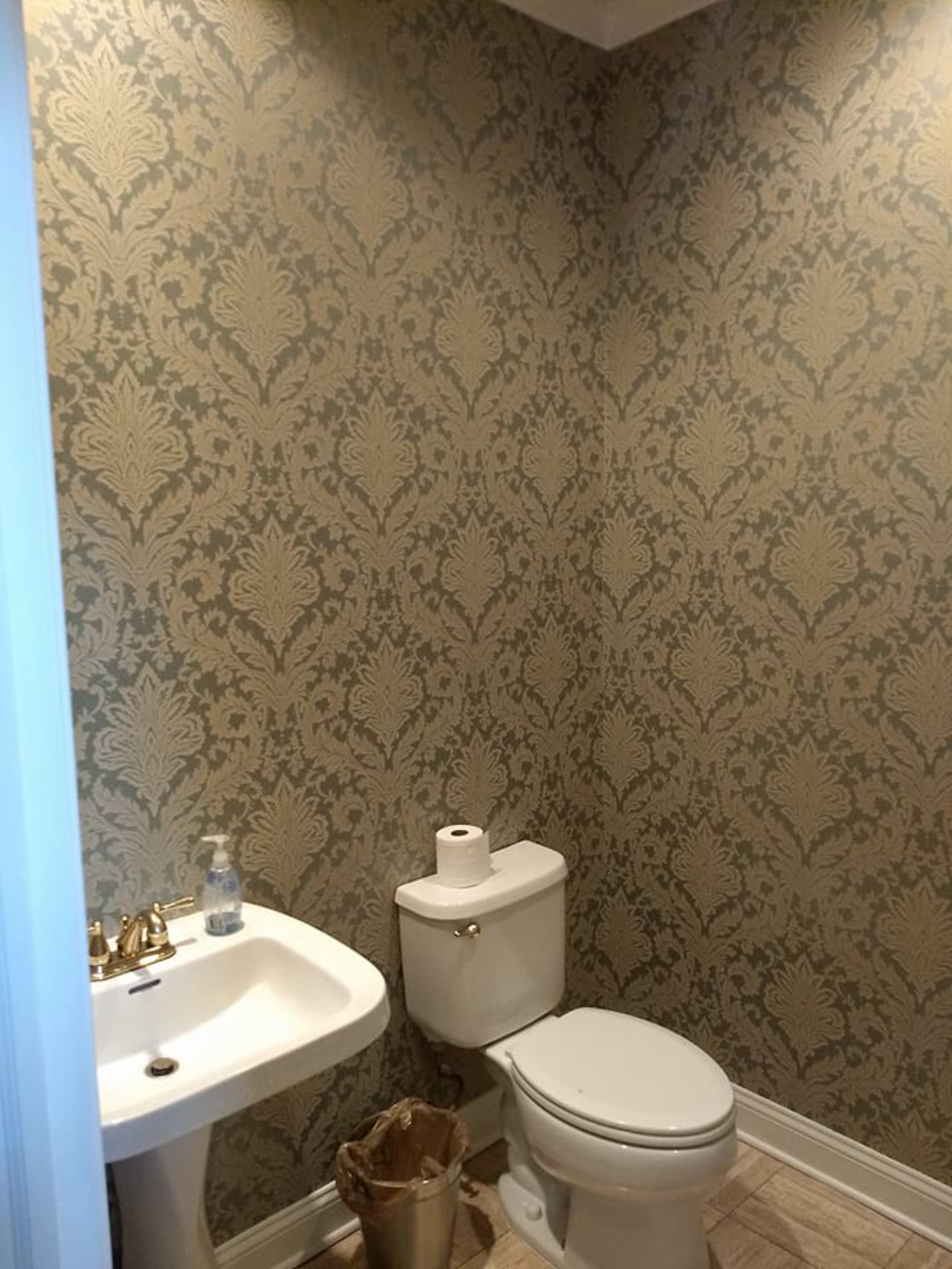 Interior Bathroom 3.jpg