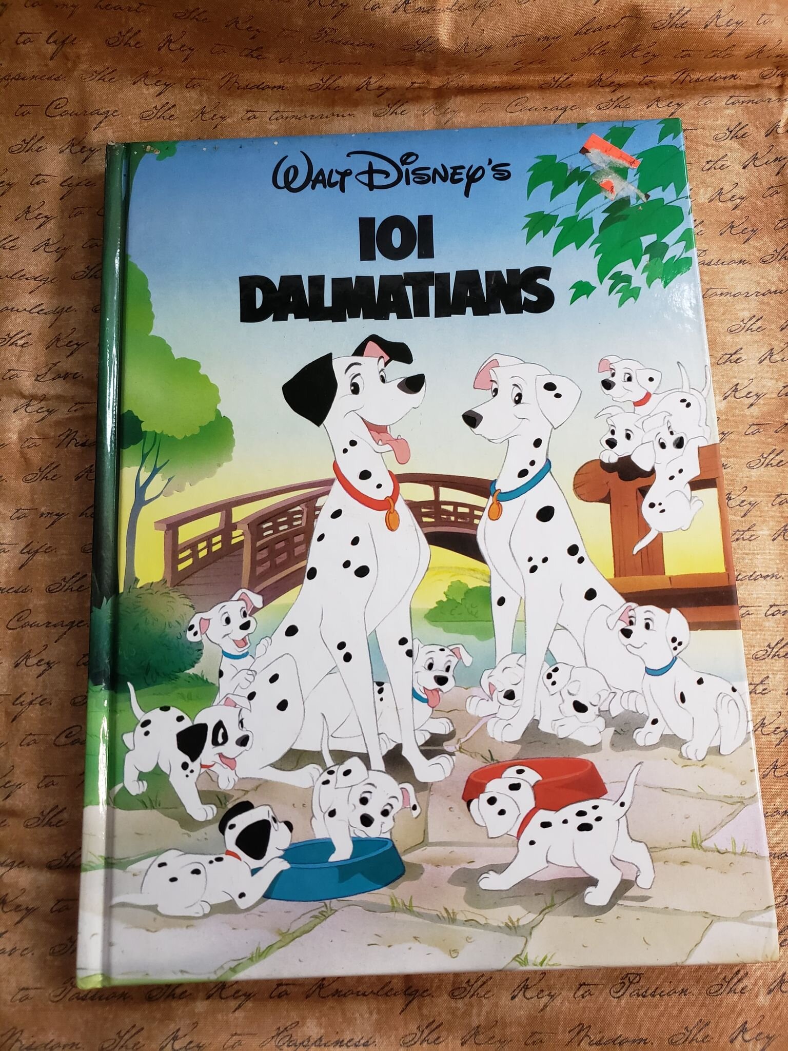 Walt Disney Vintage - Twin Books Publishing - "101 Dalmations"