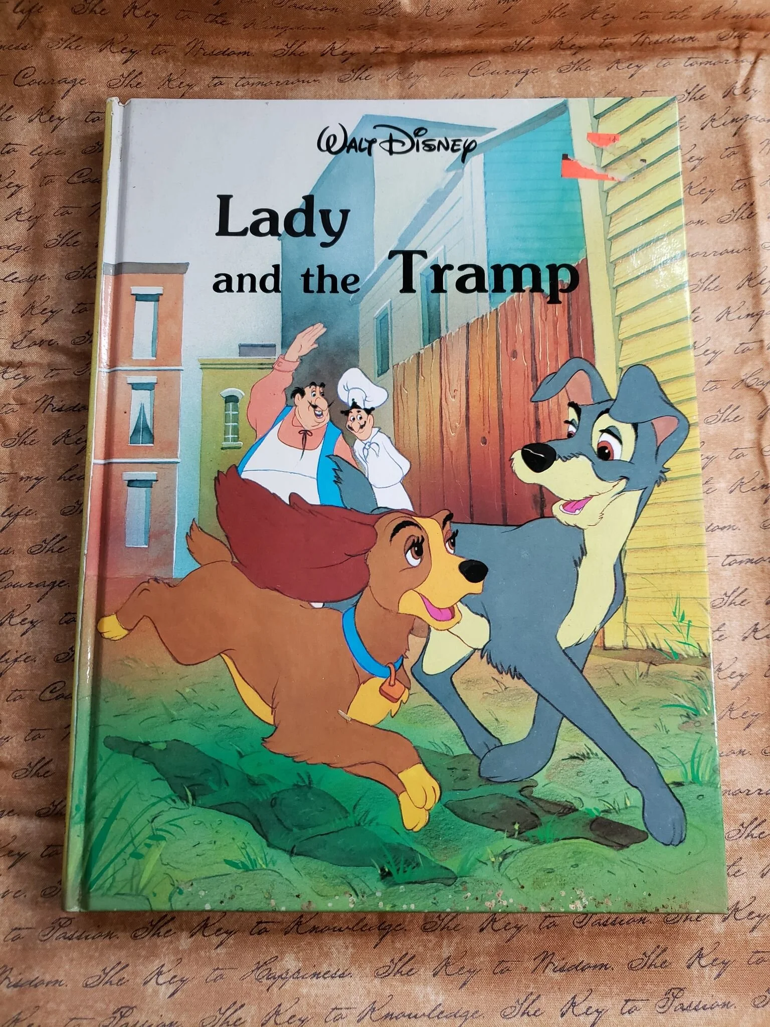 Walt Disney Vintage - Twin Books Publishing - "Lady and the Tramp"