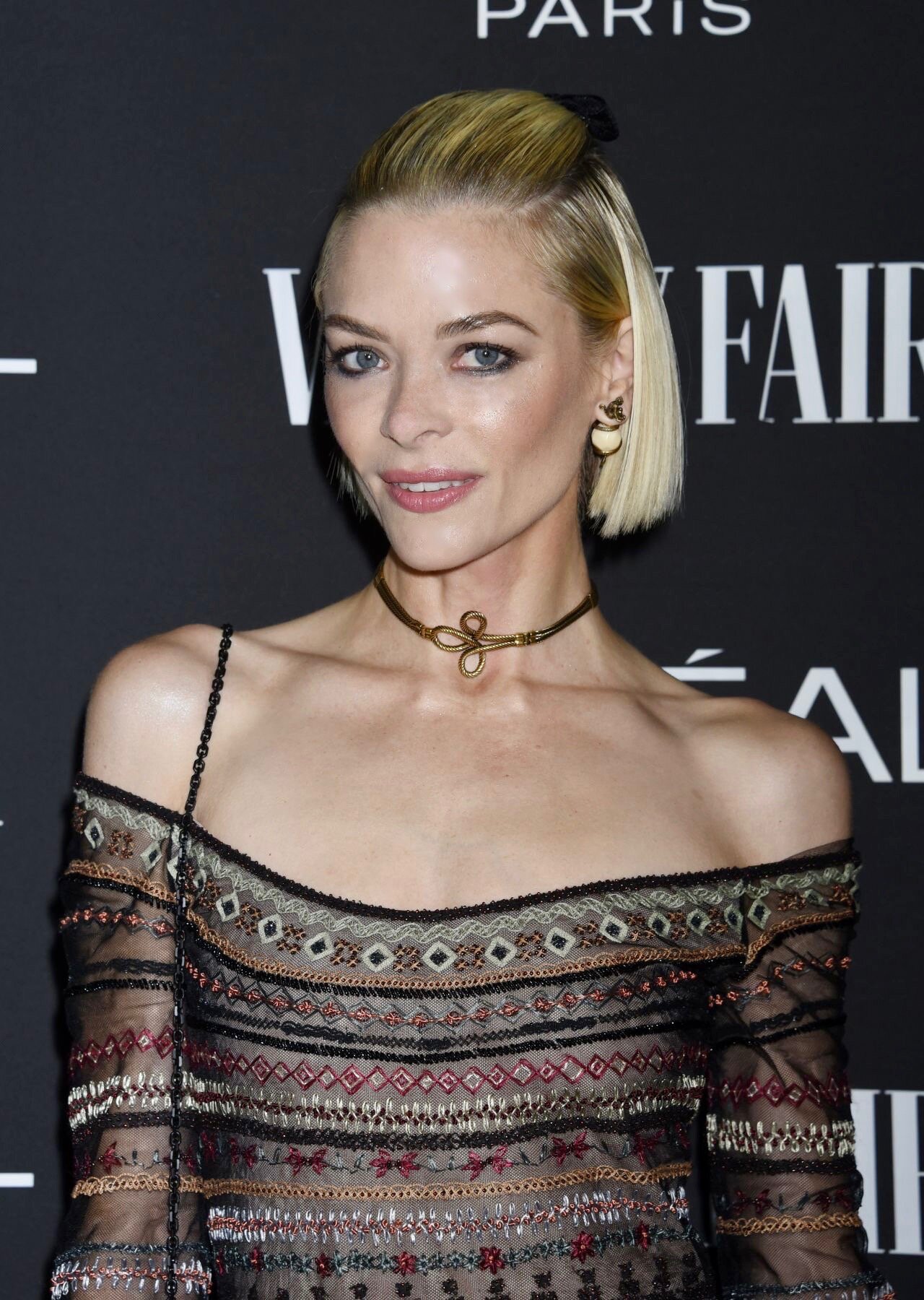 jaime-king-vanity-fair-loreal-paris-celebrate-new-hollywood-02-19-2019-11.jpeg