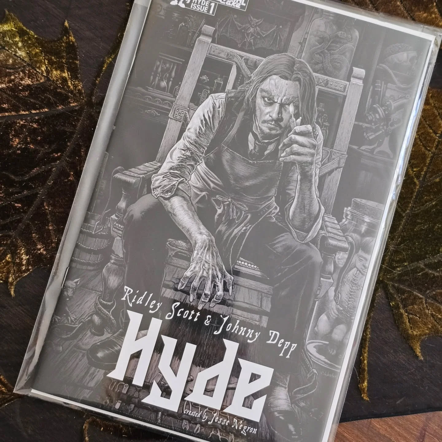 Some lovely friends sent me a first edition of the Comic Book I did layout and design for with my @mechanicalcaketv team!
Artwork by @garyerskine and @westonfront and colors by Yal Yamor. Edited by @deevelliott and with contributions from so many mor