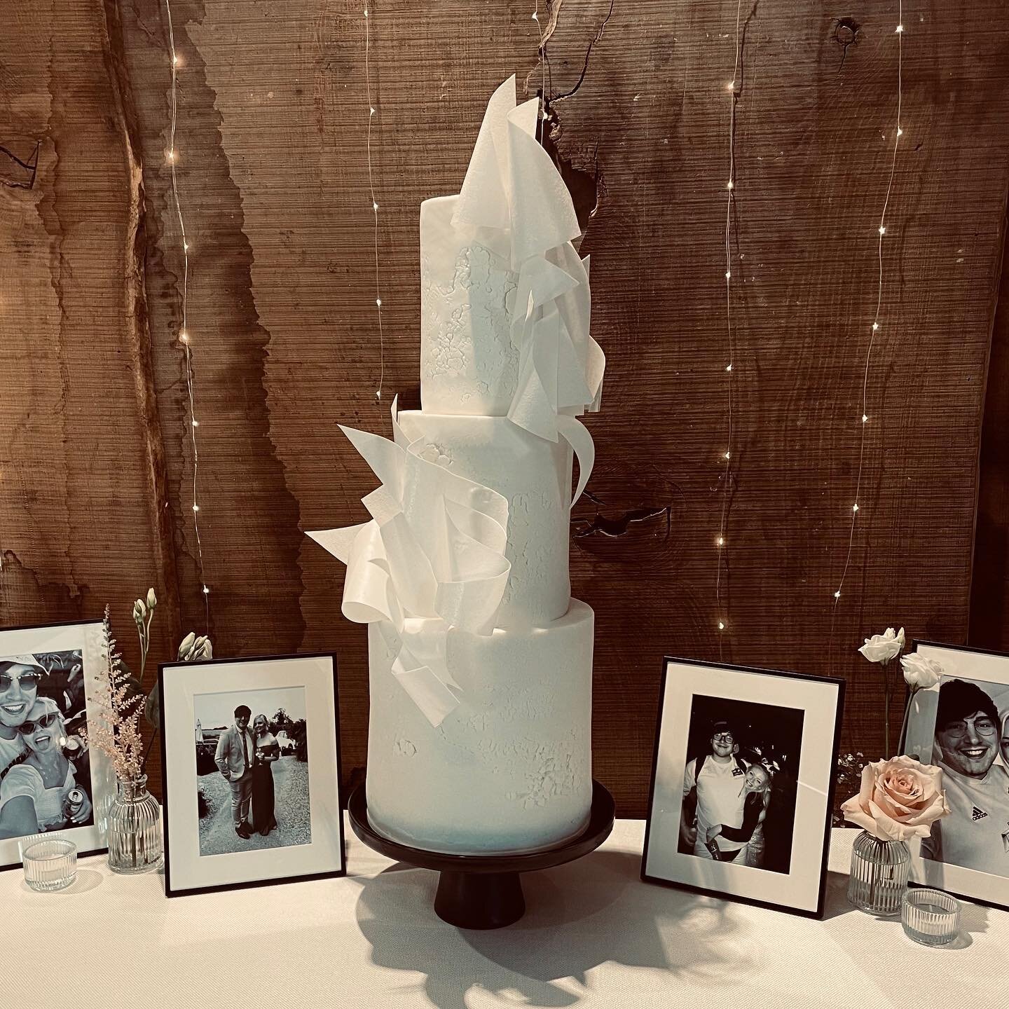 Congratulations to L&amp;C who were married at the beautiful @pentneyabbeyestate on Saturday. 
.
My first visit to this venue and it absolutely blew me away. 
.
An all white cake with texturised fondant and wafer paper sails stood beautifully within 