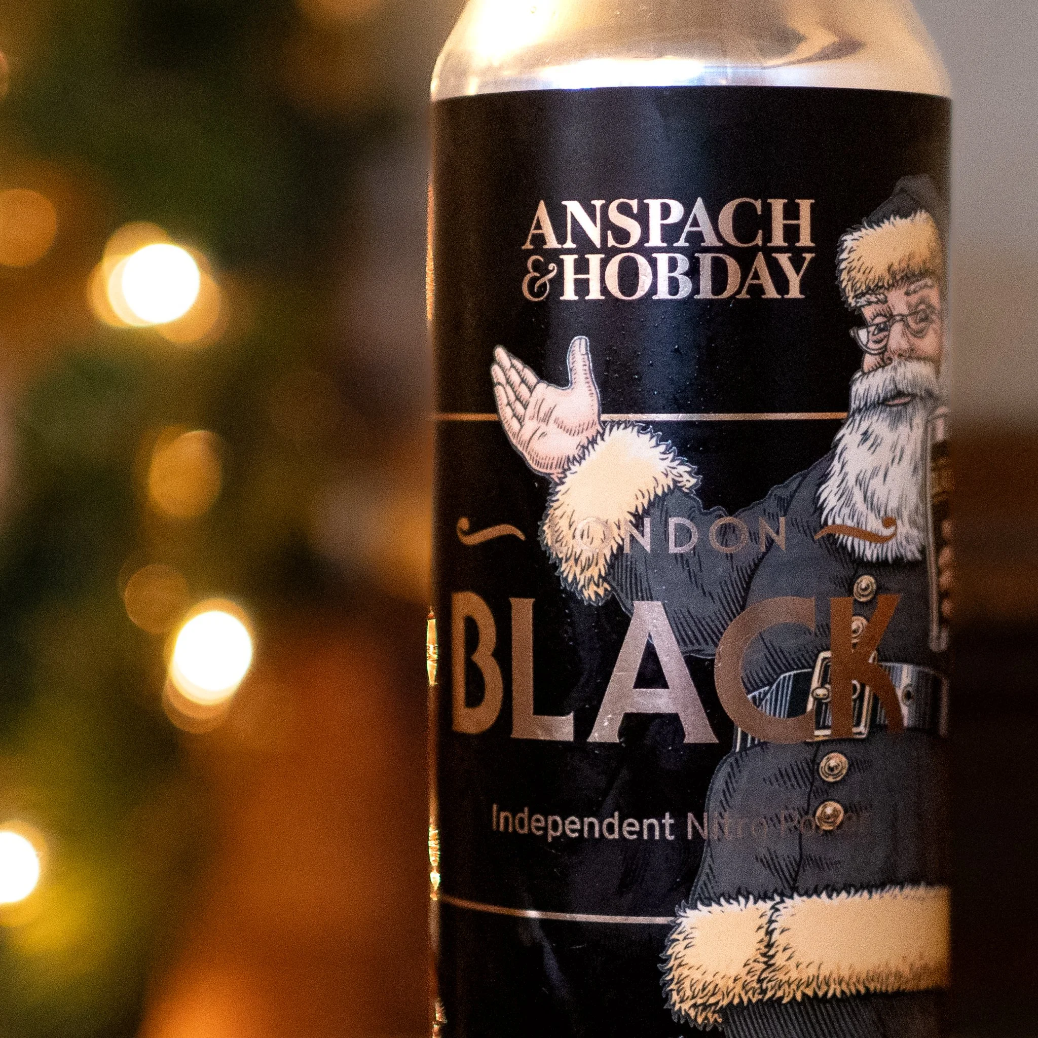 Christmas London Black Can-1.jpg
