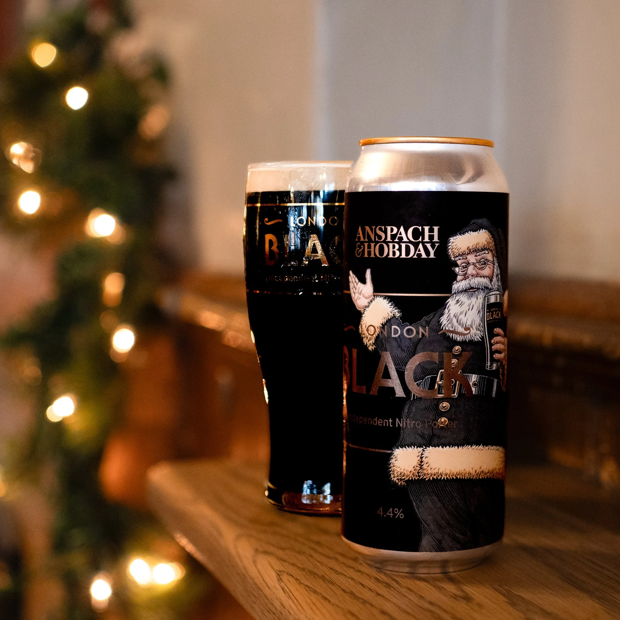Christmas London Black Can-3.jpg