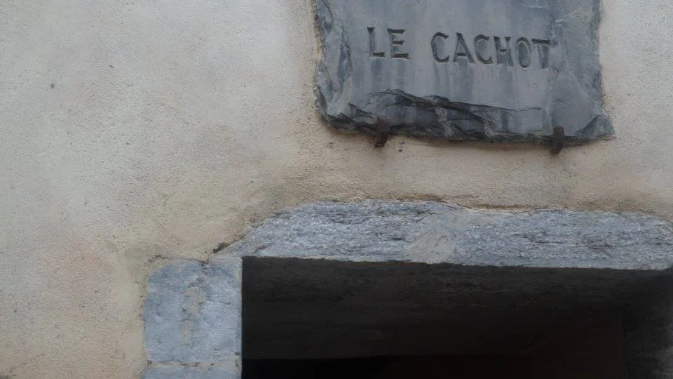 The entrance to the Cachot