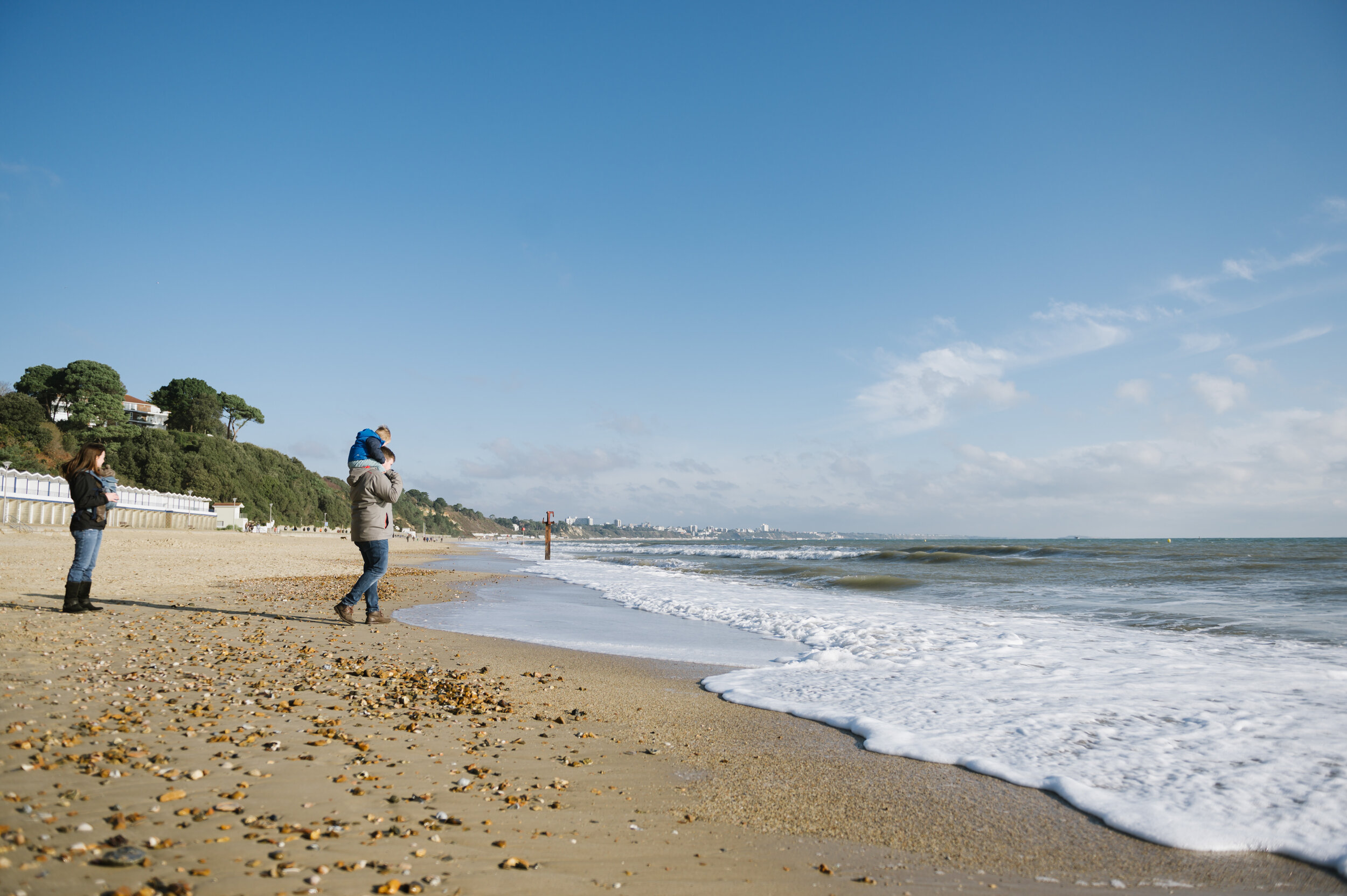 relaxed family photos beach