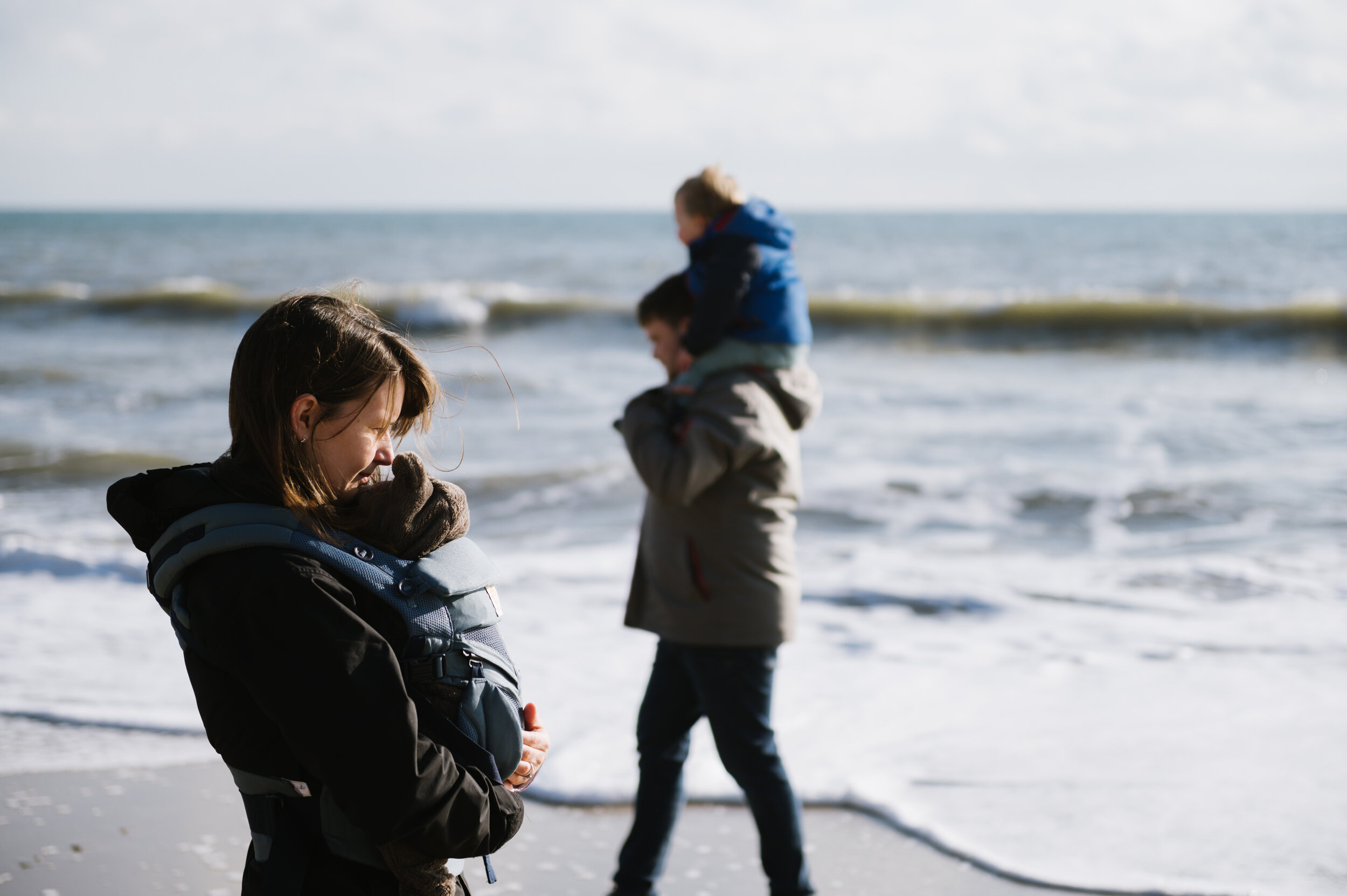 relaxed family photos beach