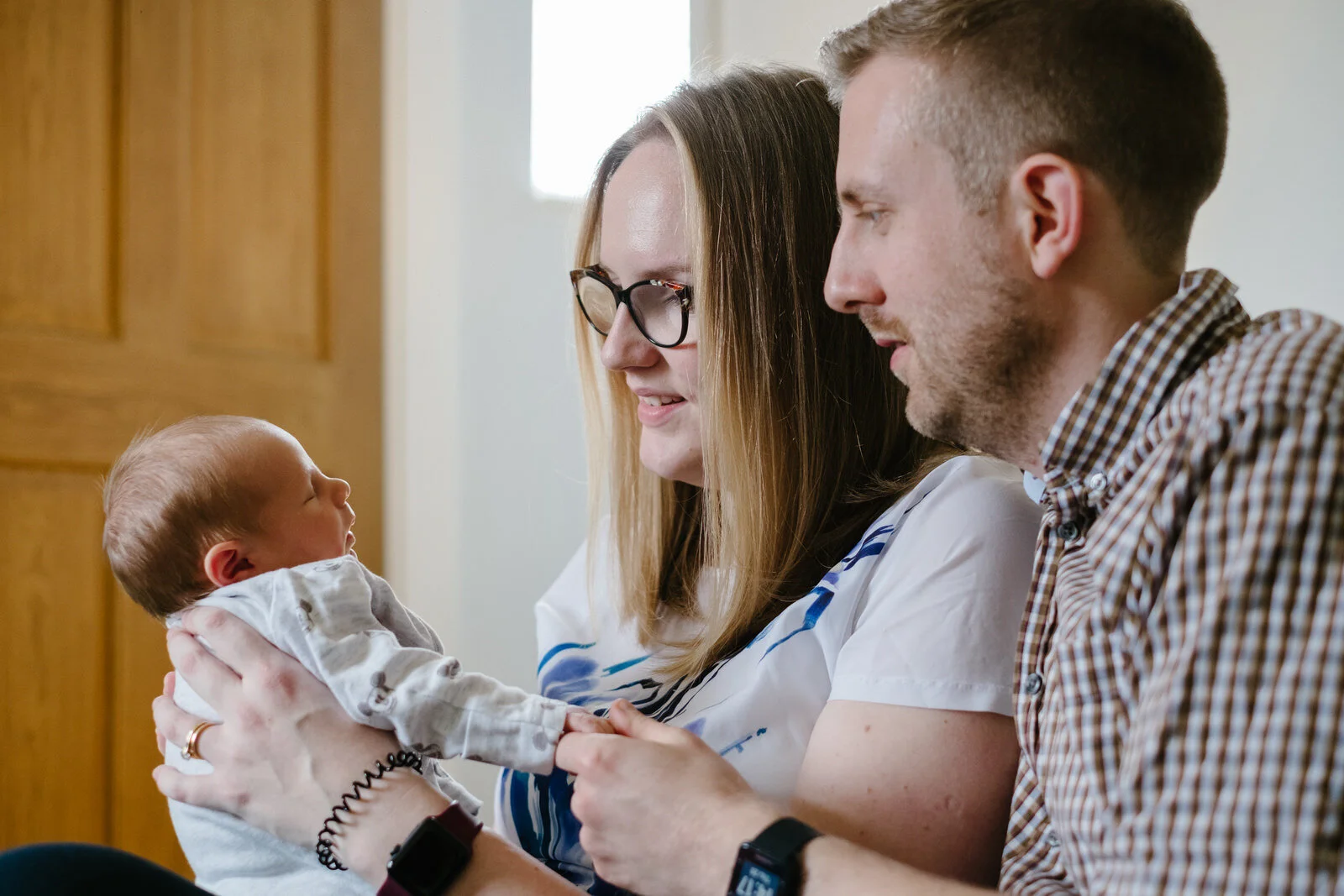 relaxed at home new born photography birmingham