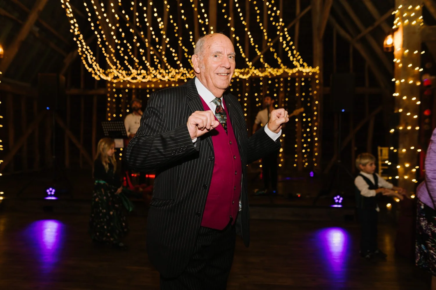 075 manor barn cambridge wedding photographer autumn.jpg