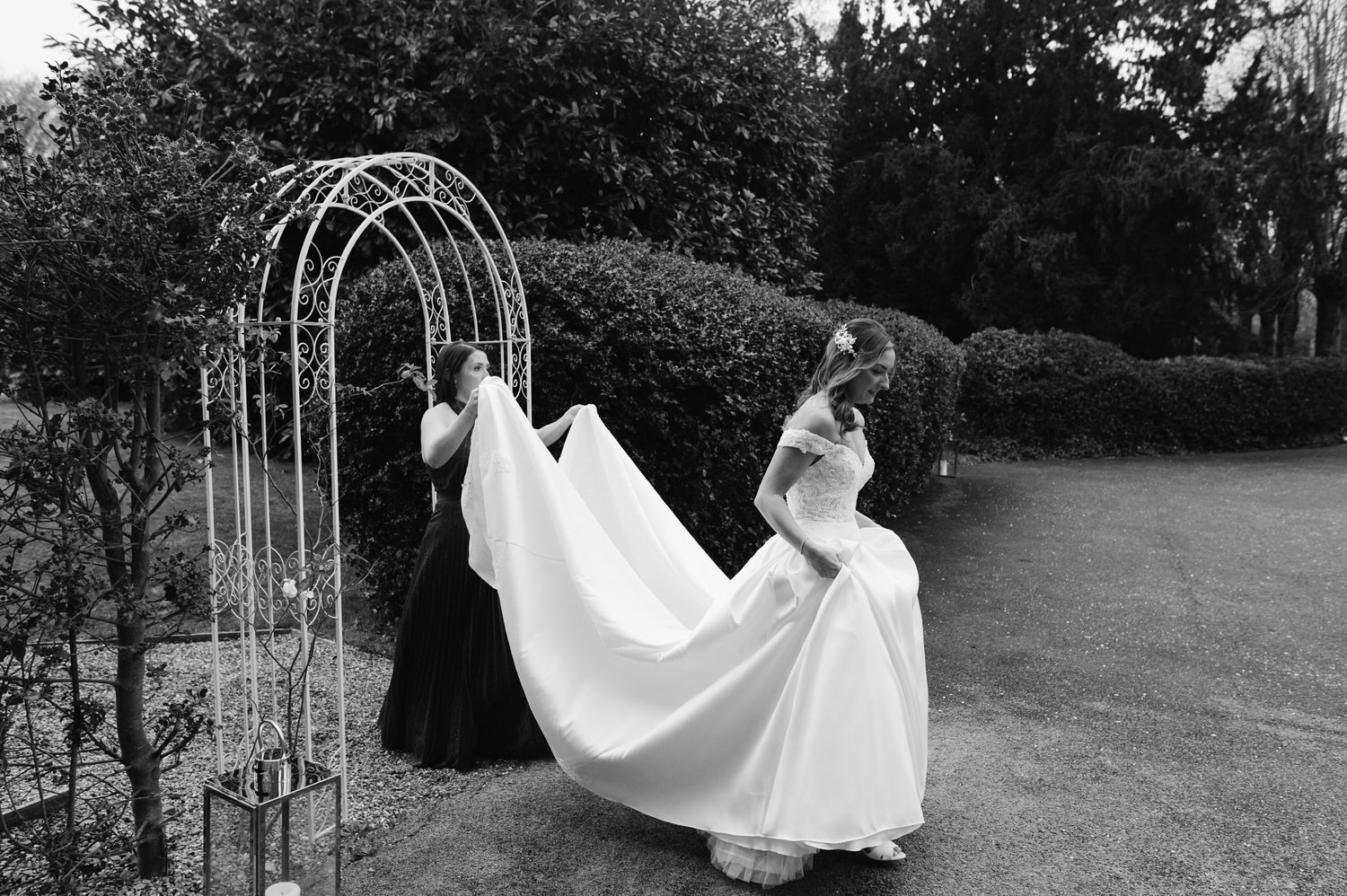 bridal prep Bourton Hall wedding photographer9.jpg