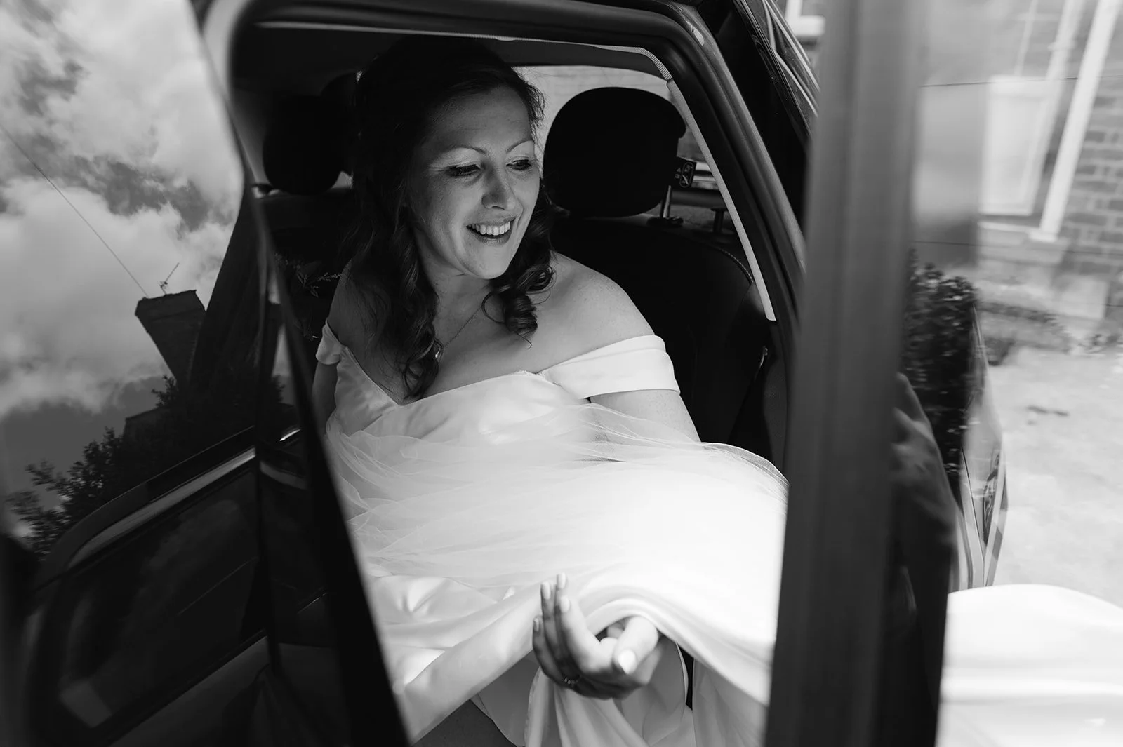095 Holme Pierrepoint Nottingham wedding photographer-BW.jpg