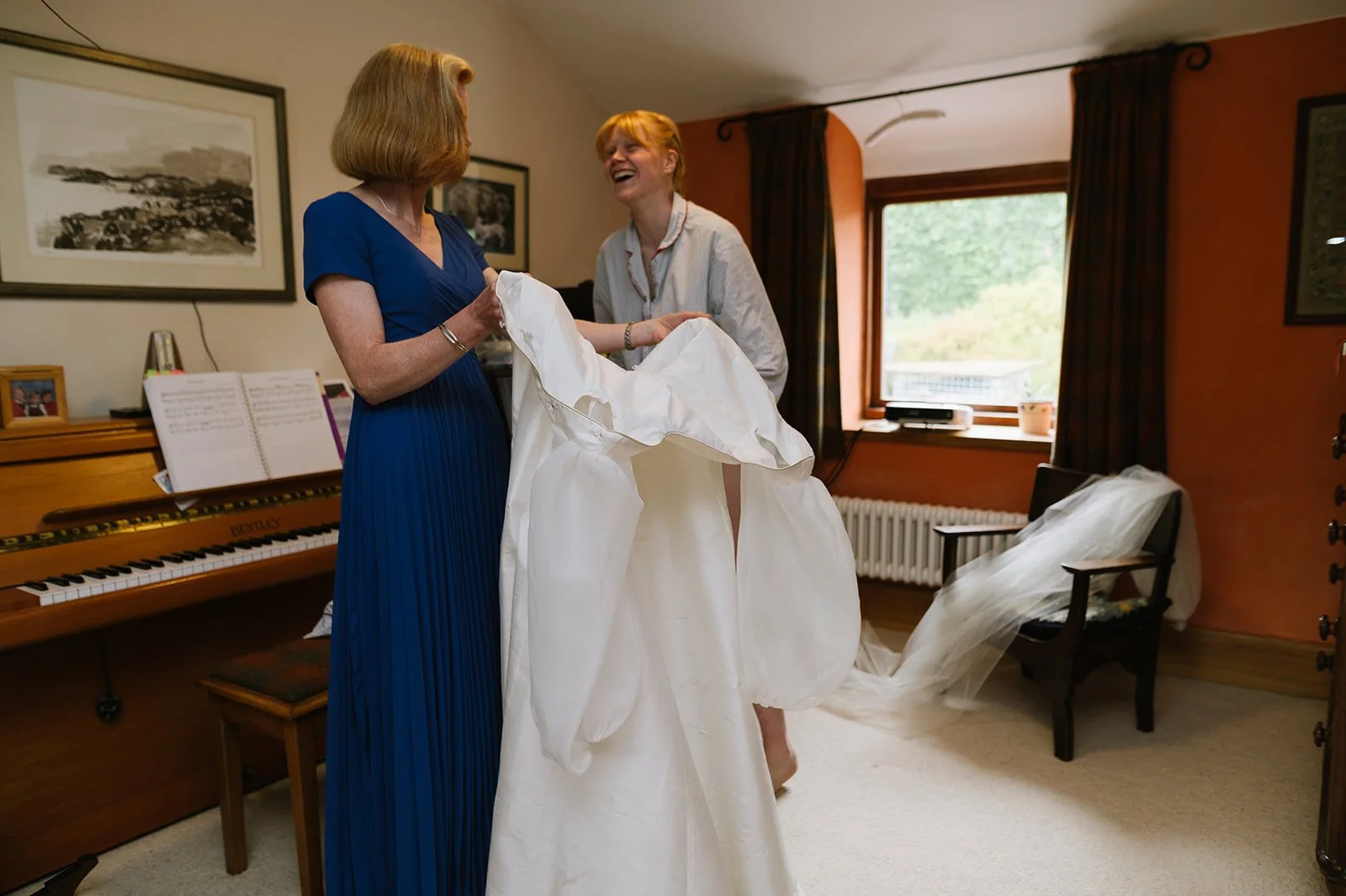 8 caernarfon wedding photographer.jpg